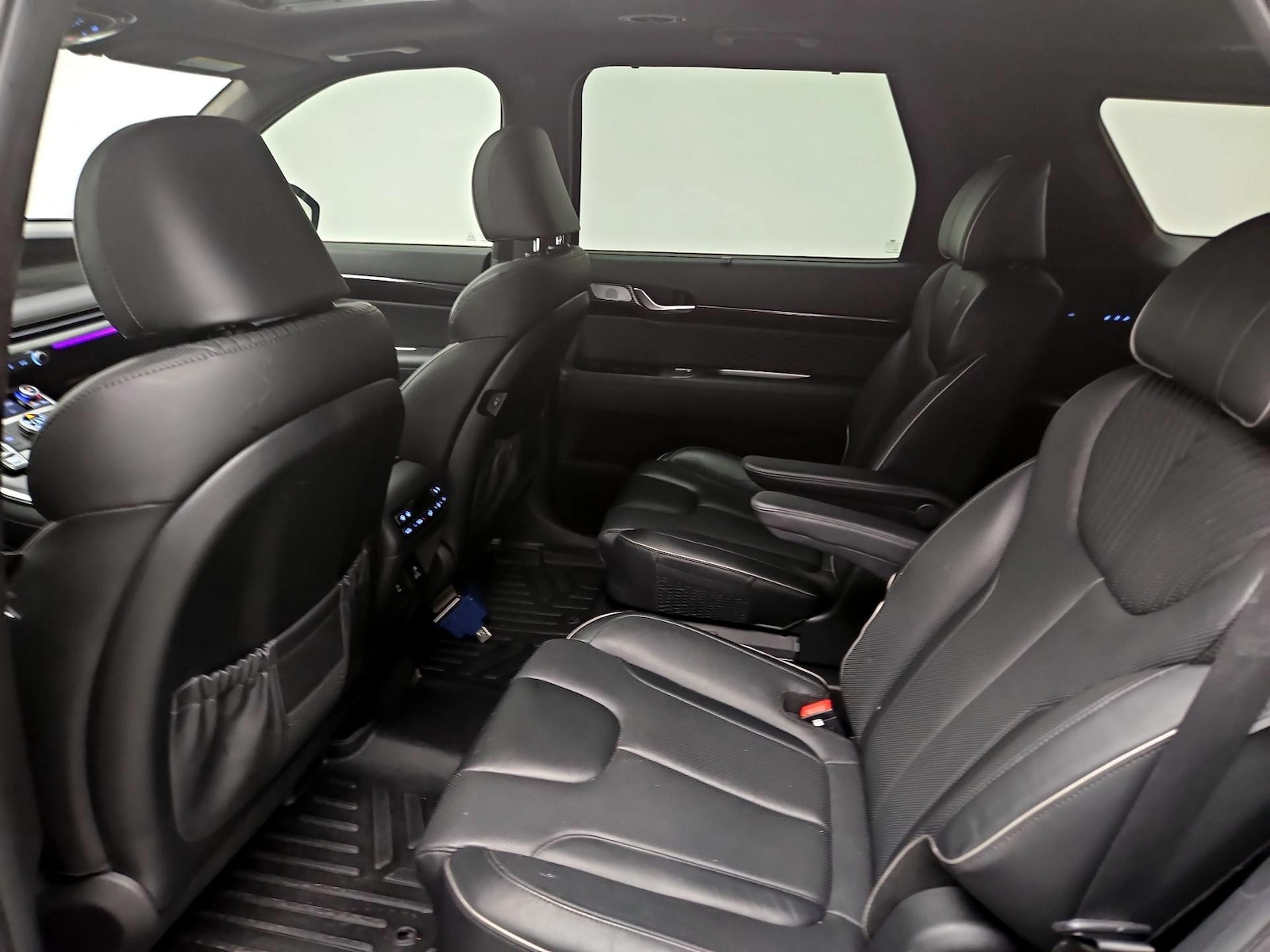 Rear A/C Seat(s)