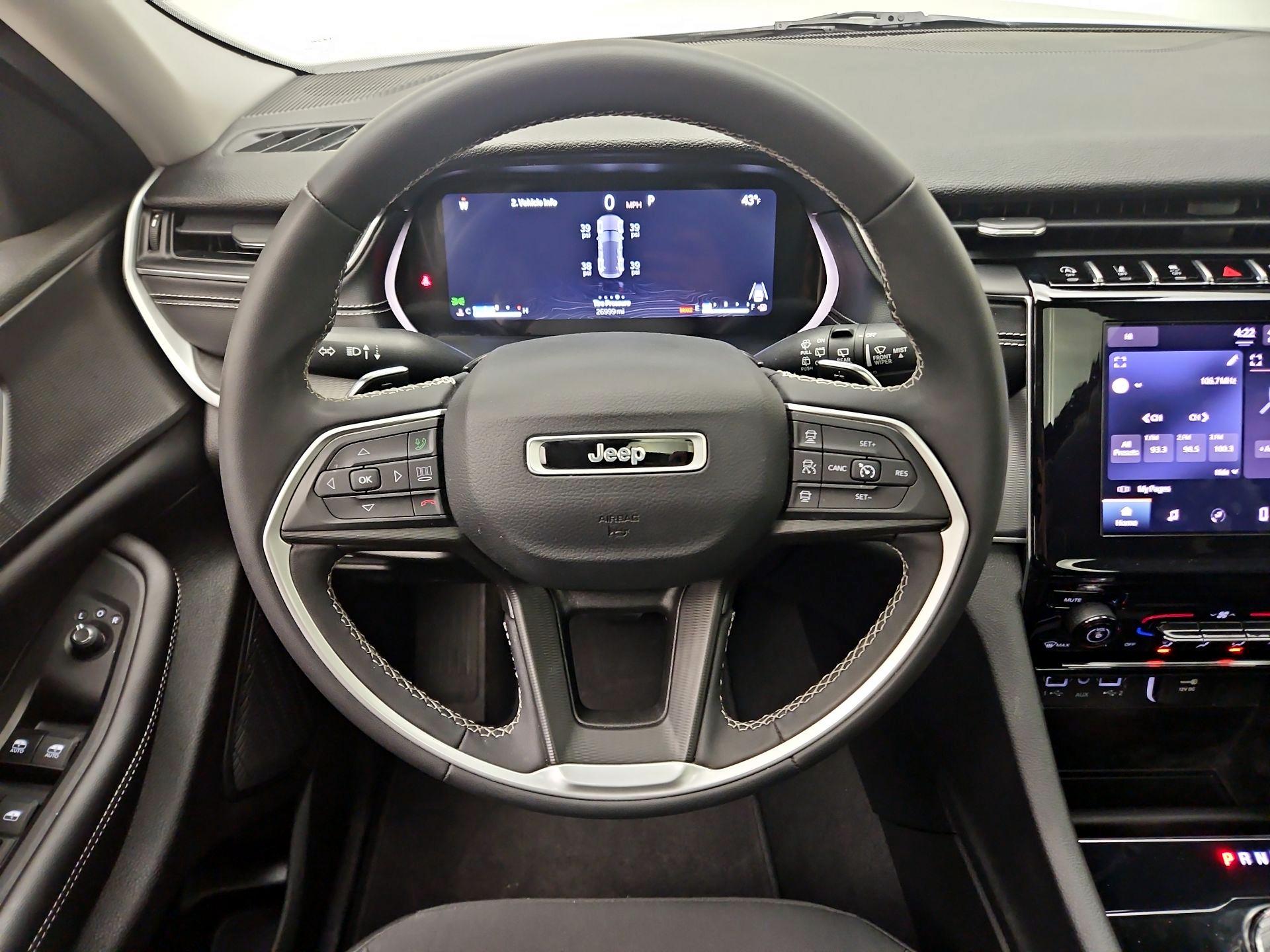 Thumbnail: 2024 Jeep Grand Cherokee - 10