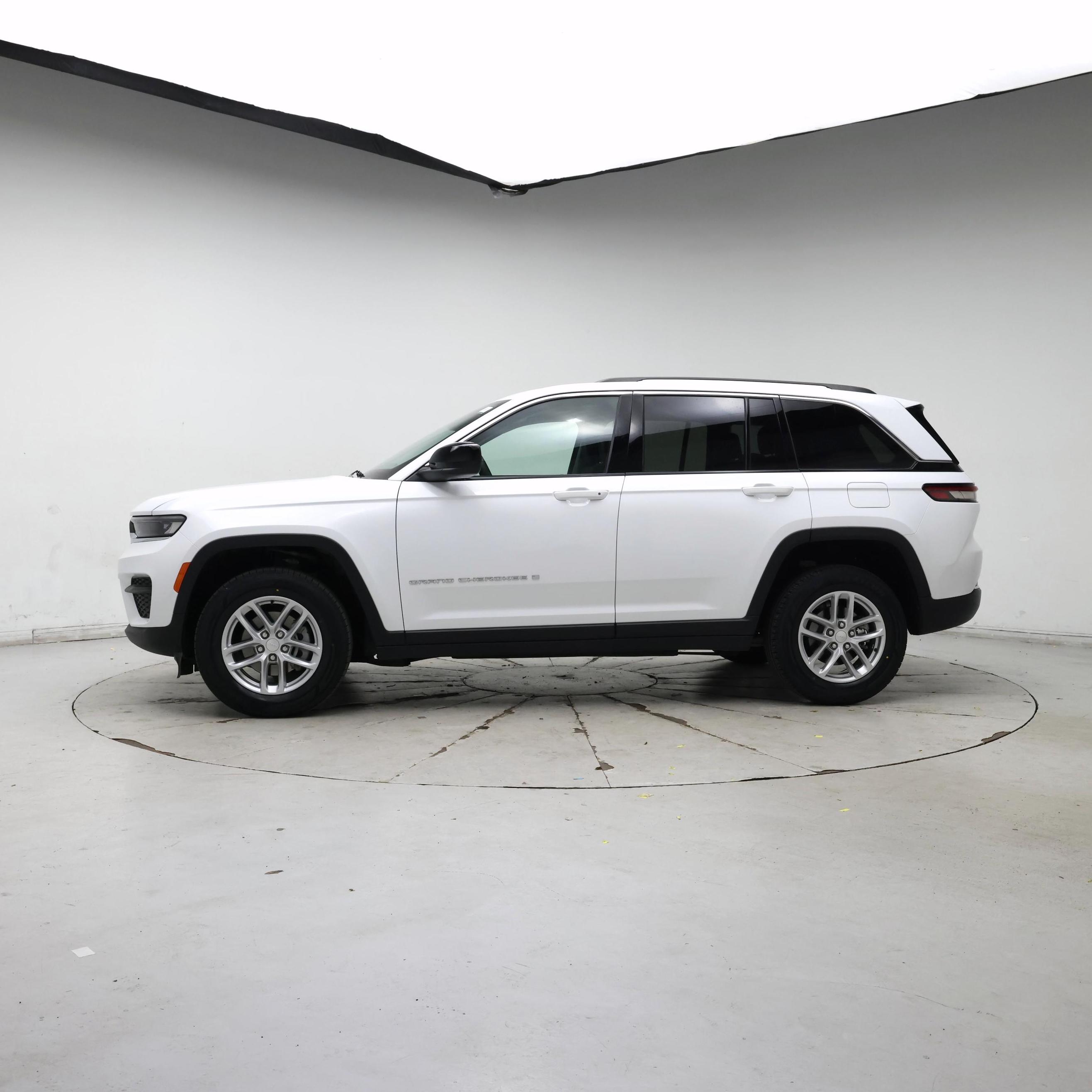 Thumbnail: 2024 Jeep Grand Cherokee - 3