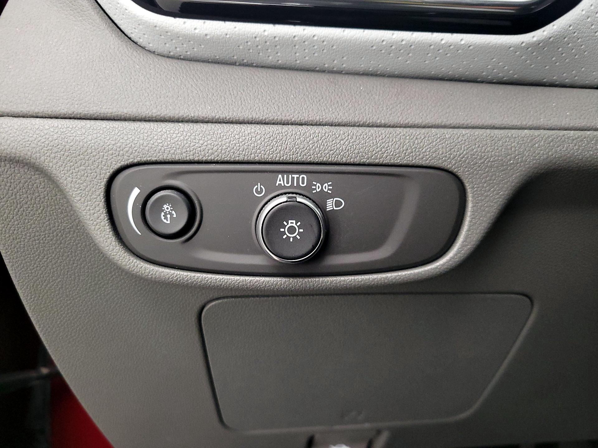 Thumbnail: 2022 Chevrolet Bolt EUV - 13