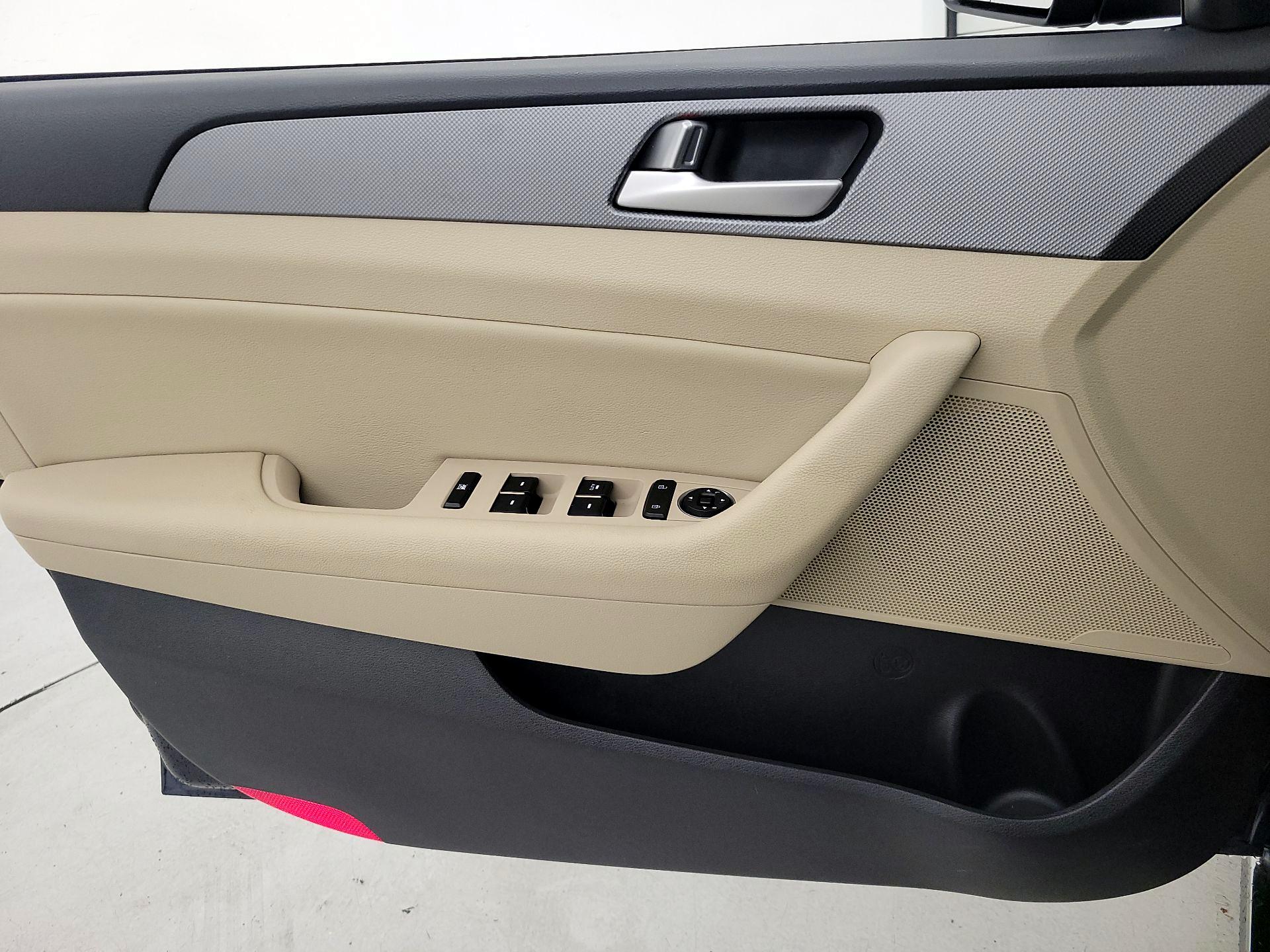 Thumbnail: 2017 Hyundai Sonata - 12