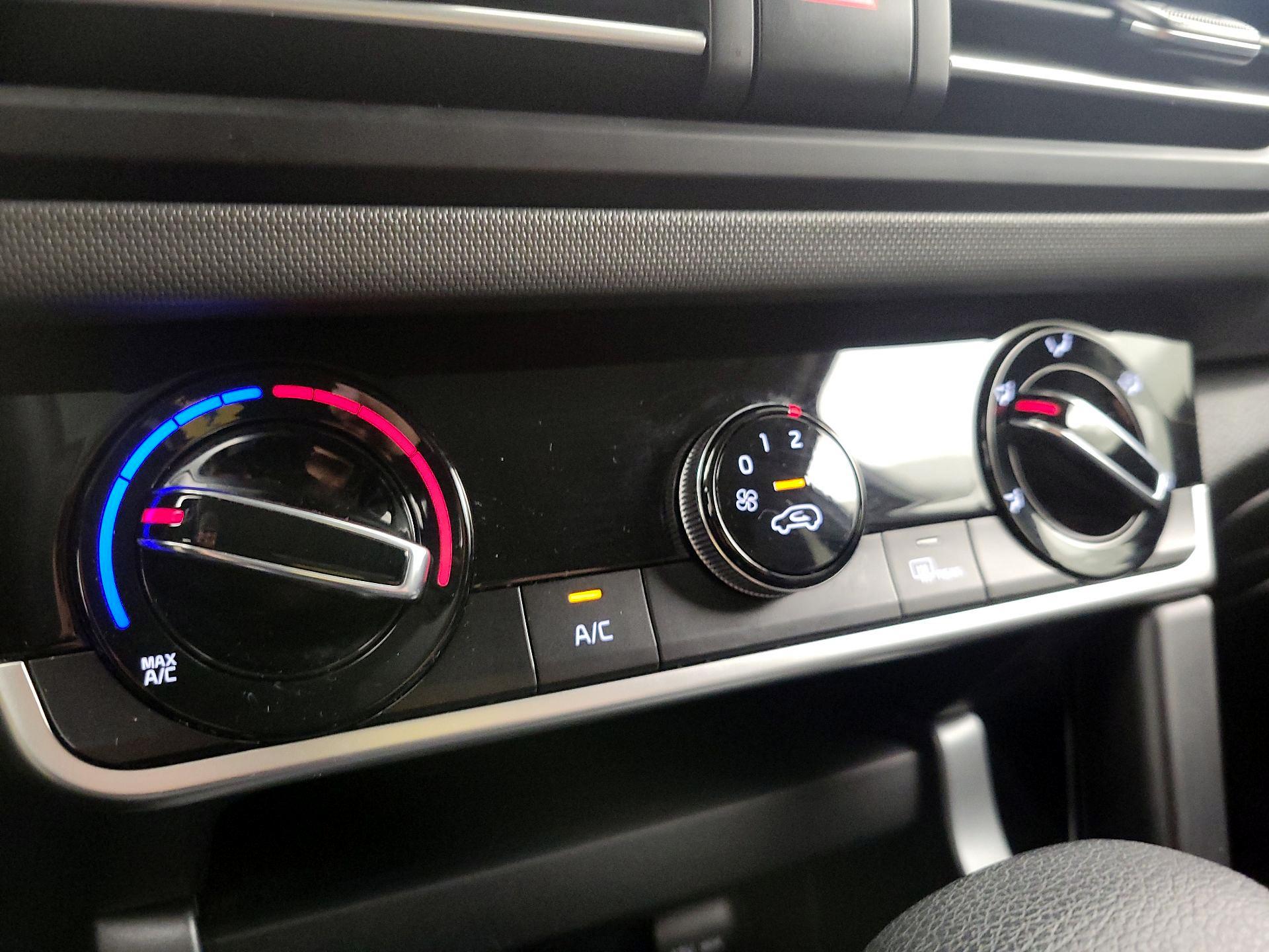 Thumbnail: 2021 Kia Seltos - 16