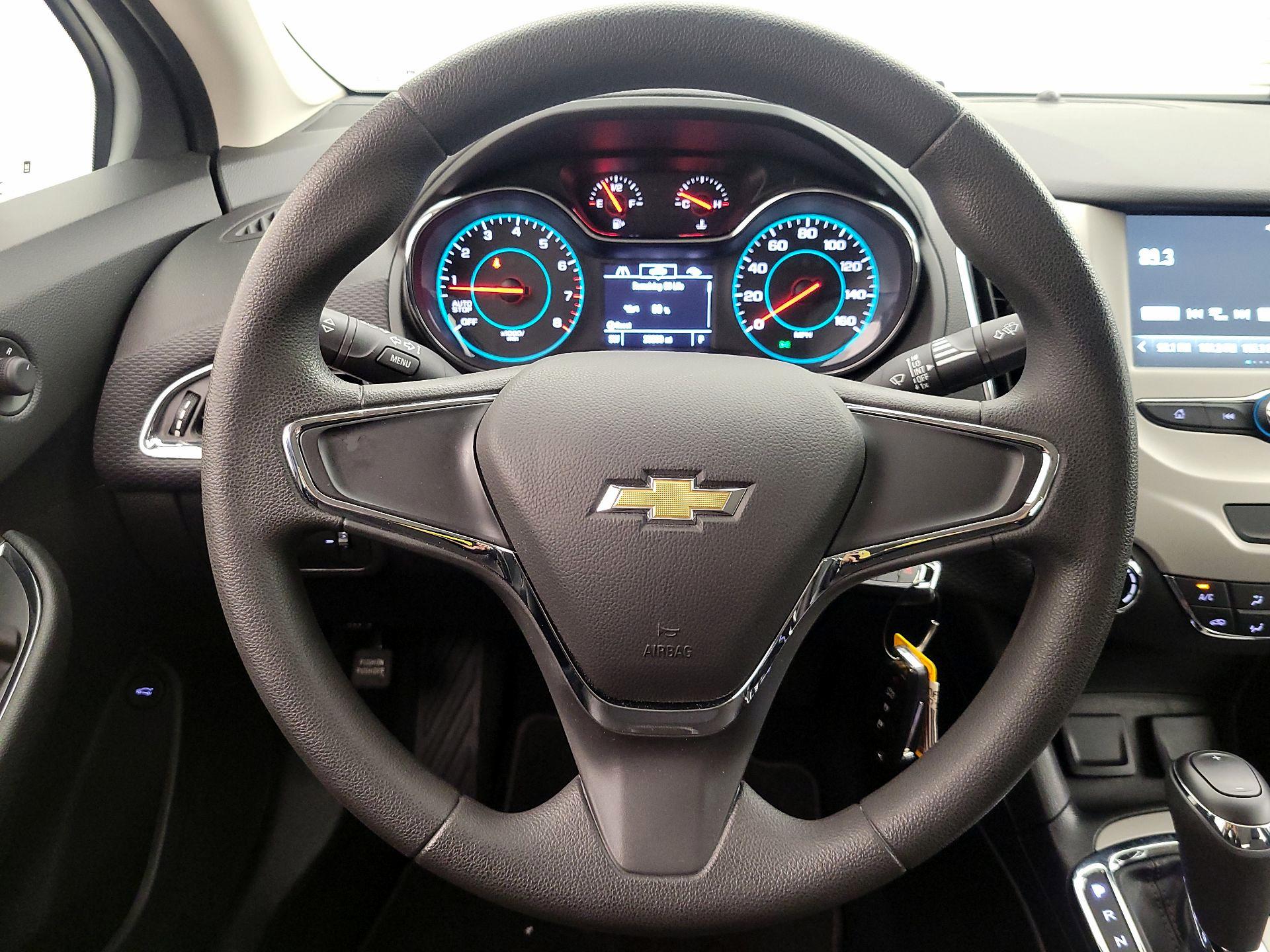 Thumbnail: 2017 Chevrolet Cruze - 10