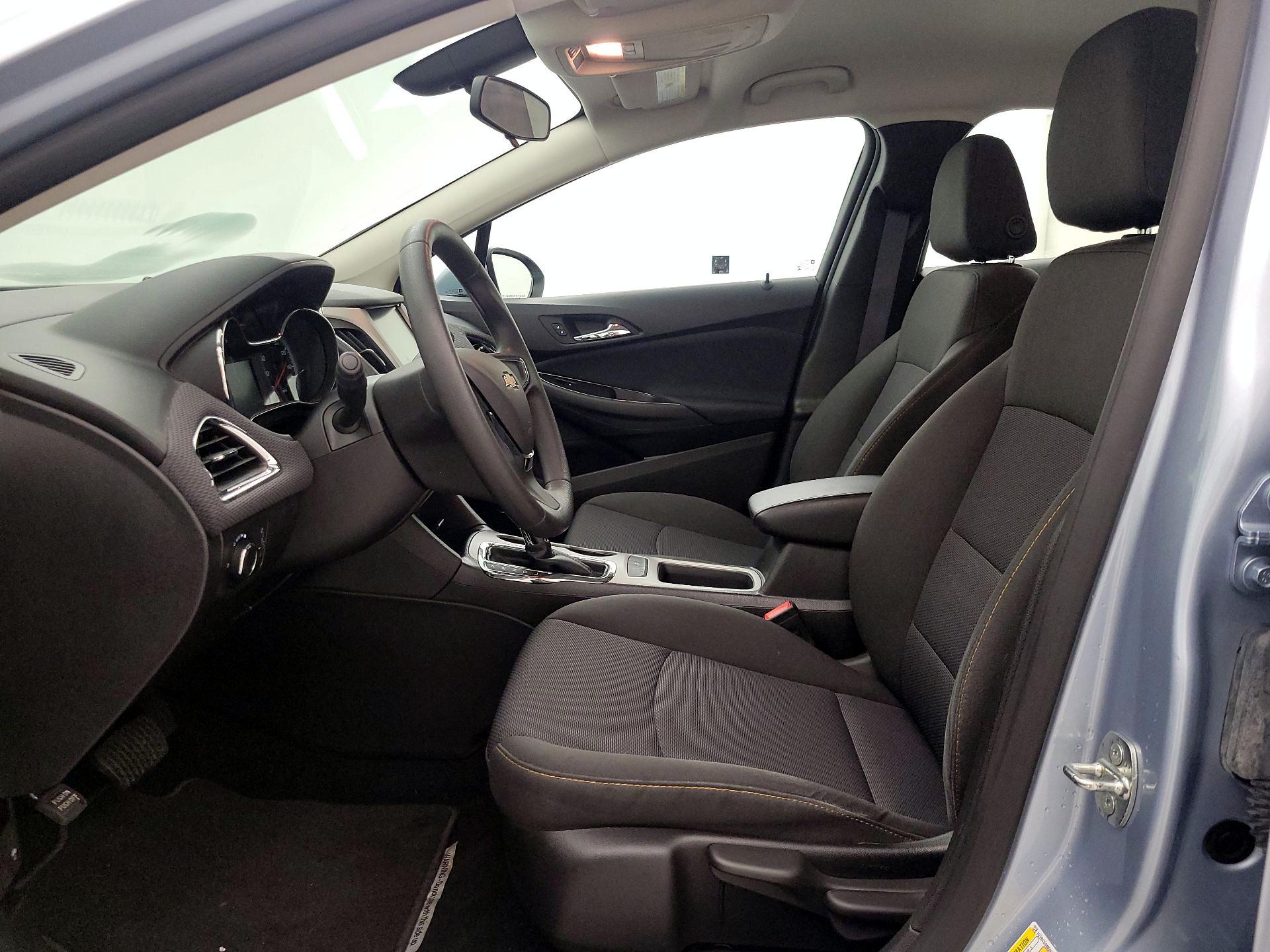 Thumbnail: 2017 Chevrolet Cruze - 11