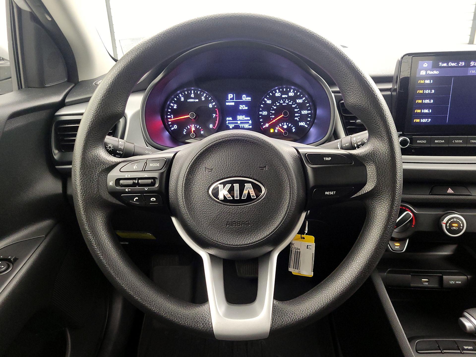 Thumbnail: 2021 Kia Rio - 10