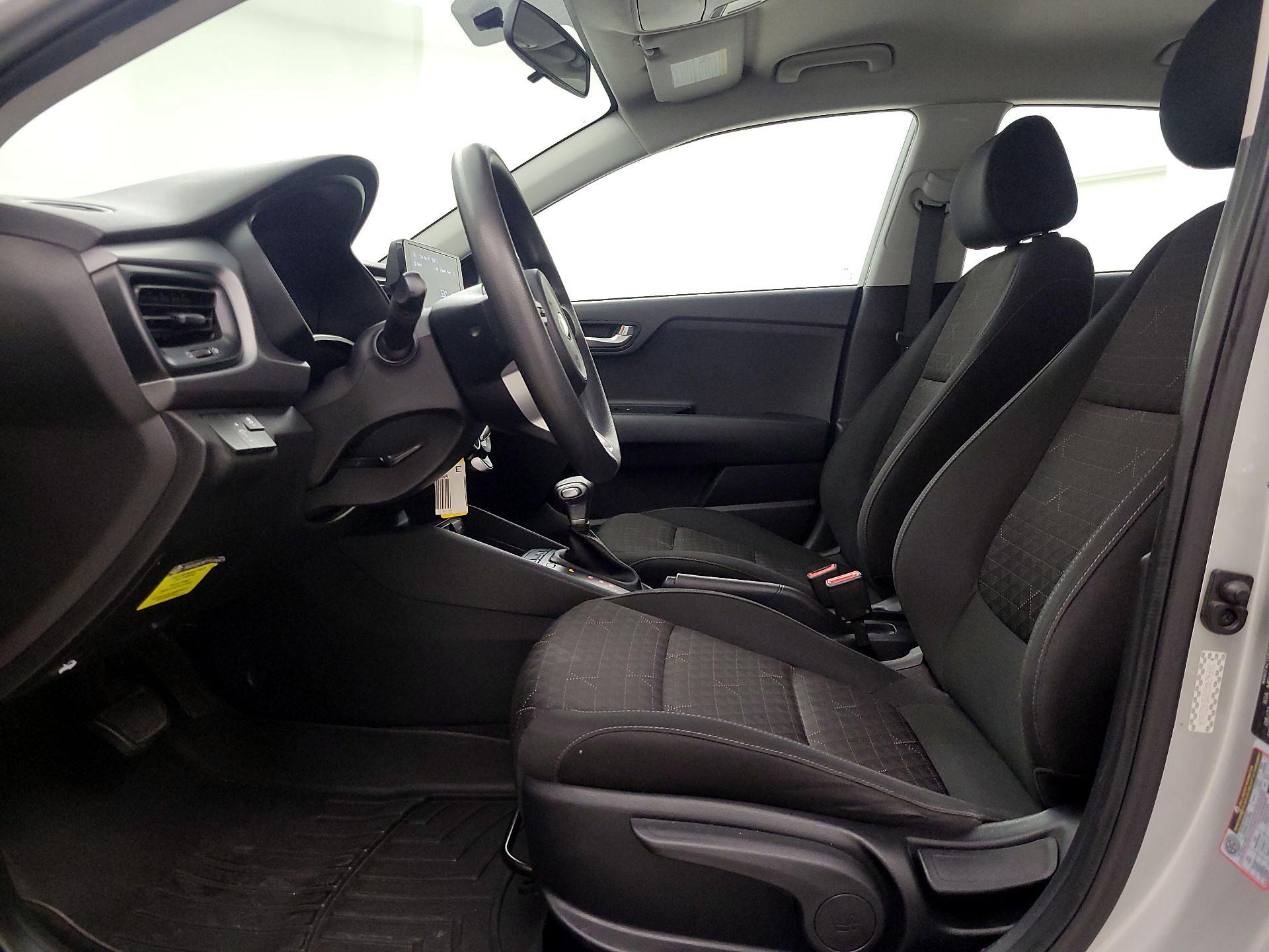 Thumbnail: 2021 Kia Rio - 11