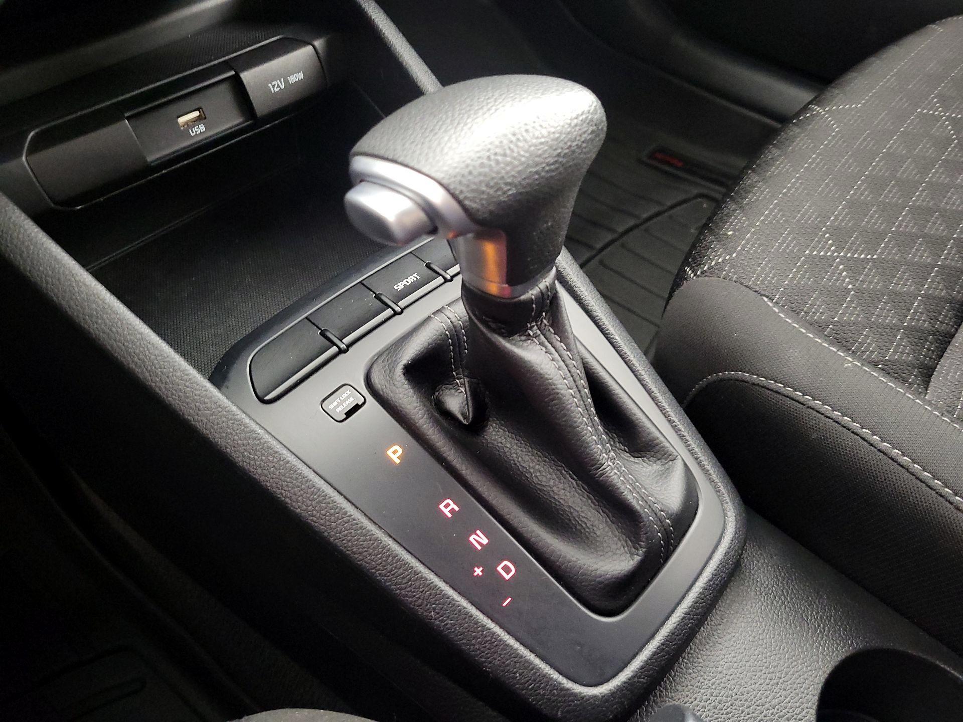 Thumbnail: 2021 Kia Rio - 17