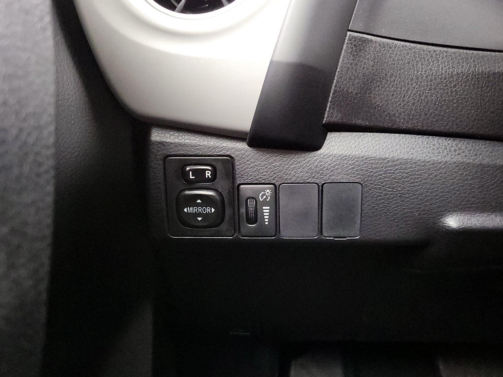 Thumbnail: 2017 Toyota Corolla - 13