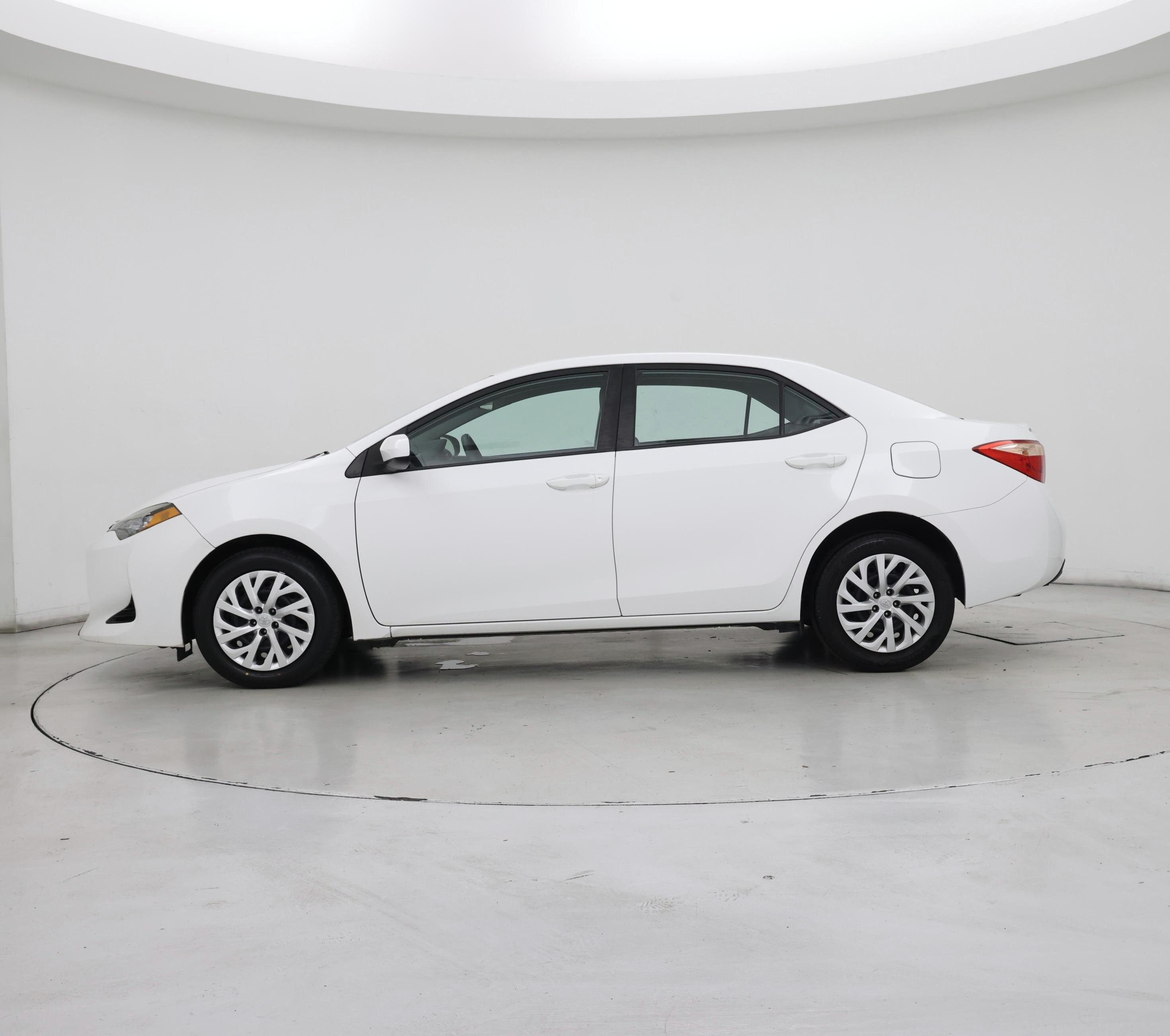 Thumbnail: 2017 Toyota Corolla - 3