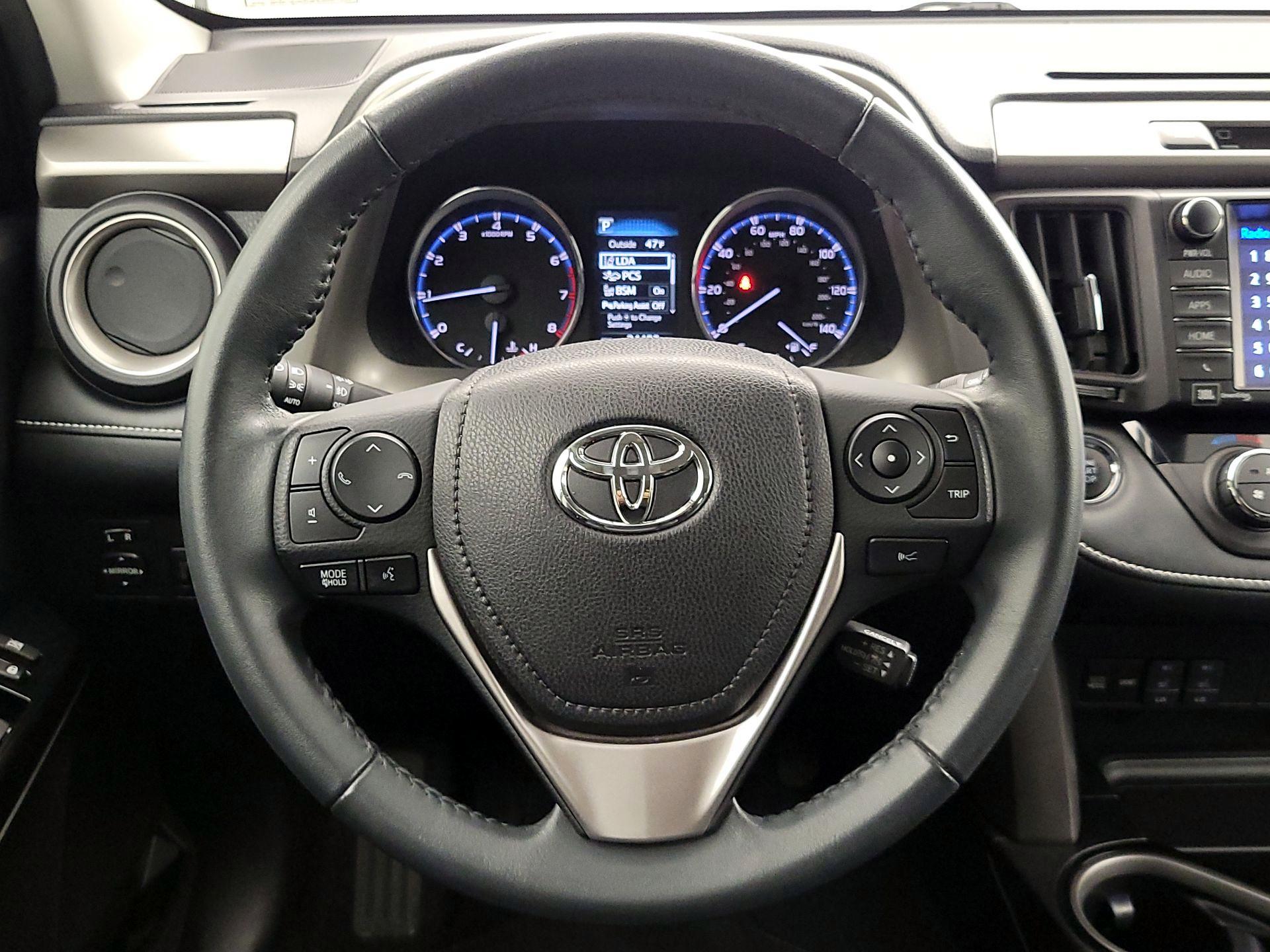 Thumbnail: 2017 Toyota RAV4 - 10