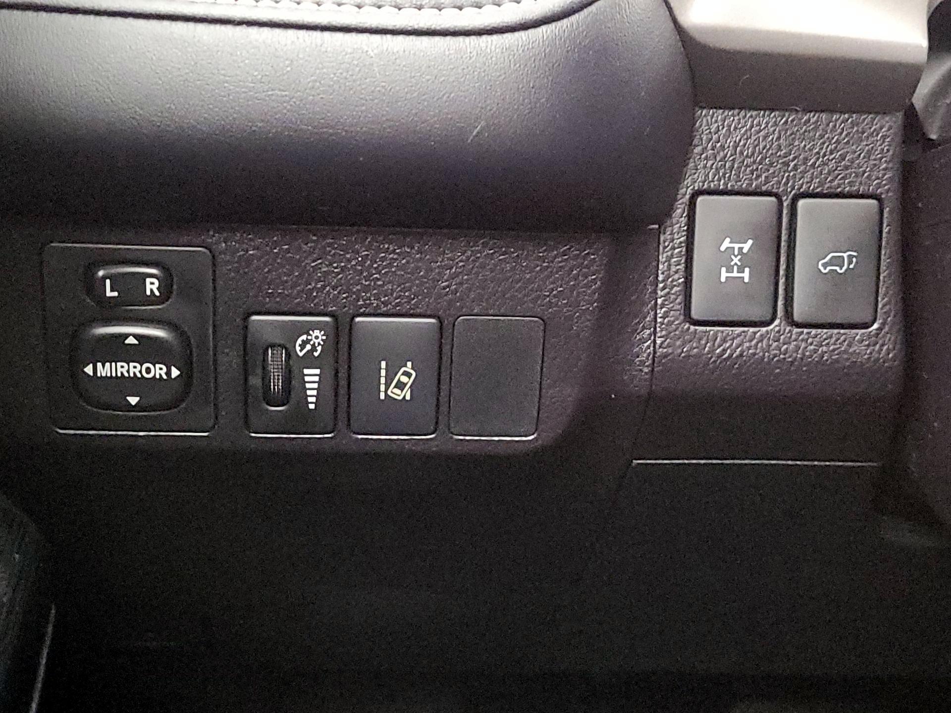 Thumbnail: 2017 Toyota RAV4 - 13