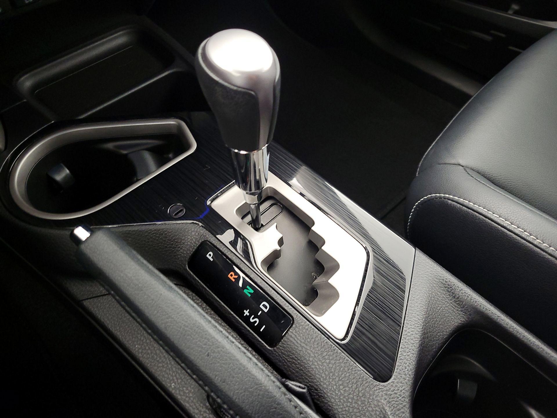 Thumbnail: 2017 Toyota RAV4 - 17