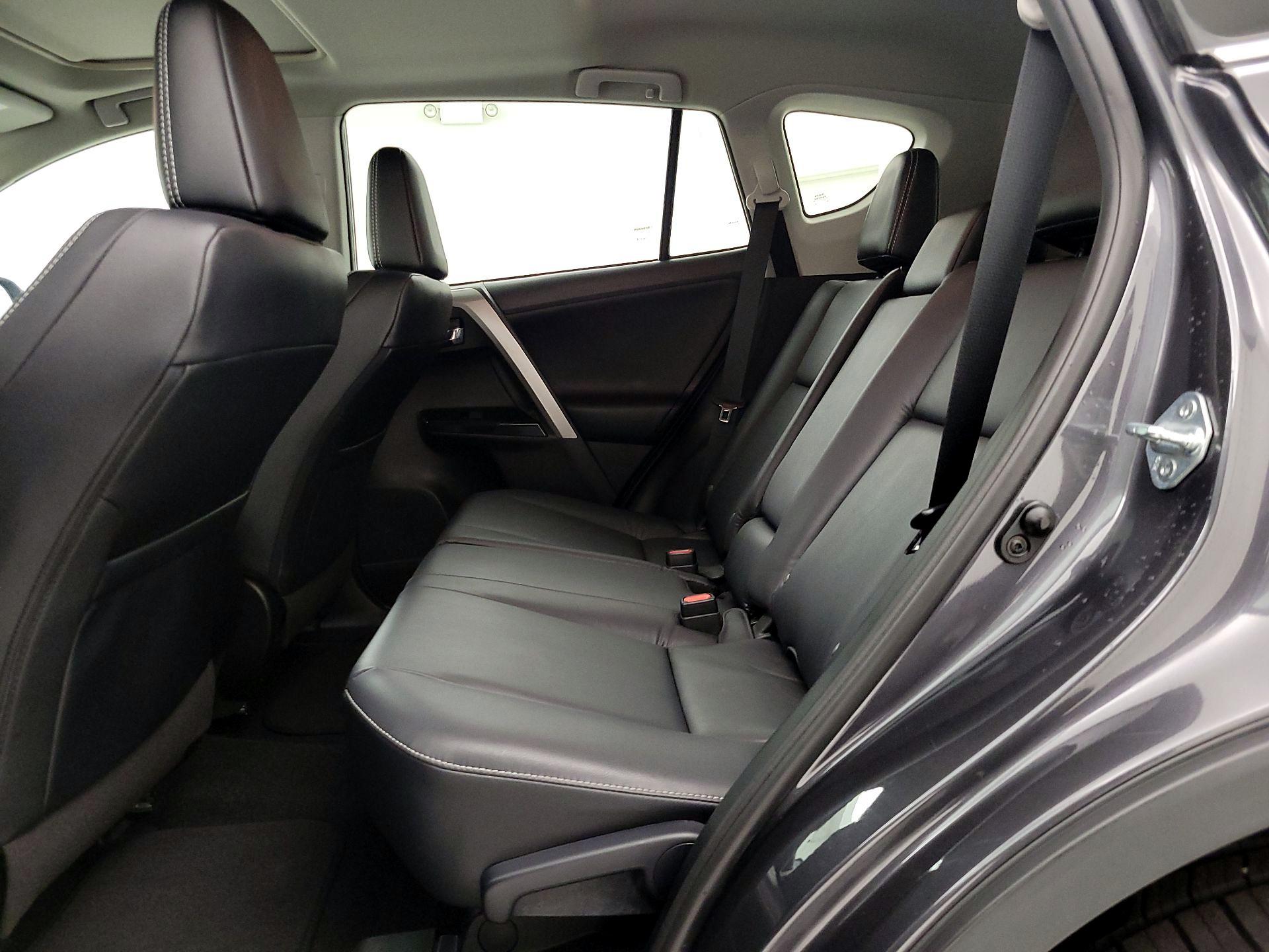 Thumbnail: 2017 Toyota RAV4 - 20