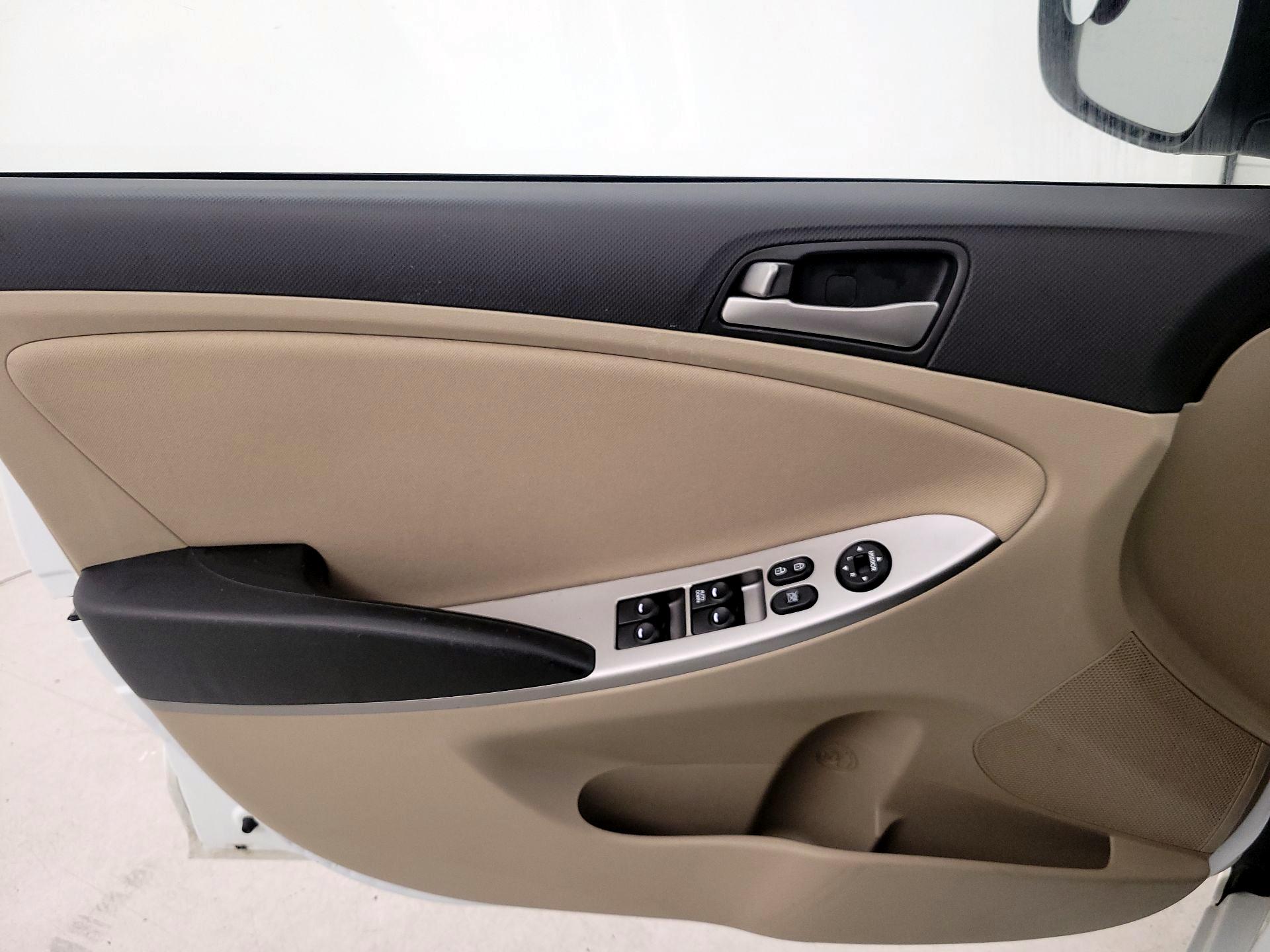 Thumbnail: 2016 Hyundai Accent - 12