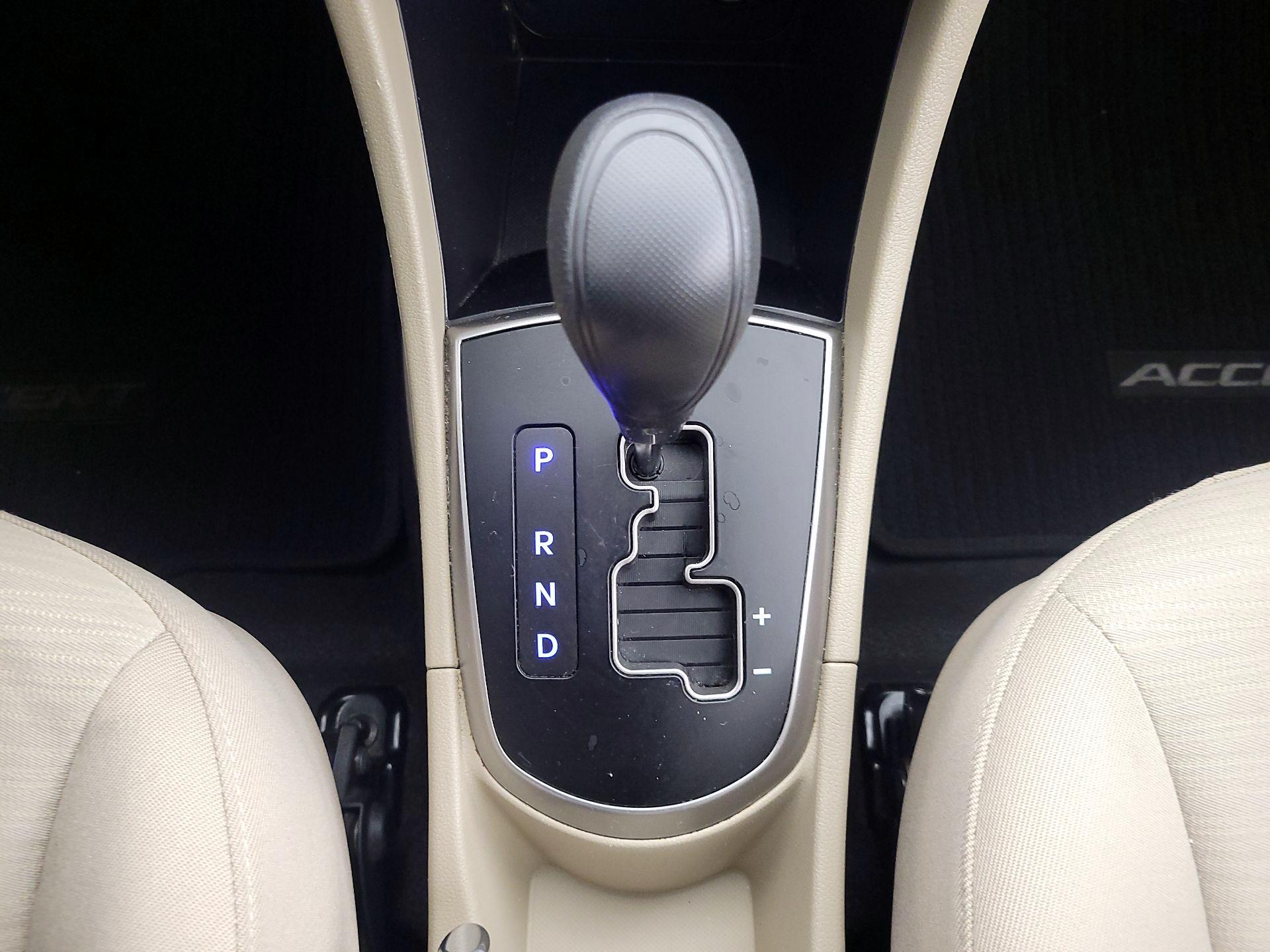 Thumbnail: 2016 Hyundai Accent - 16