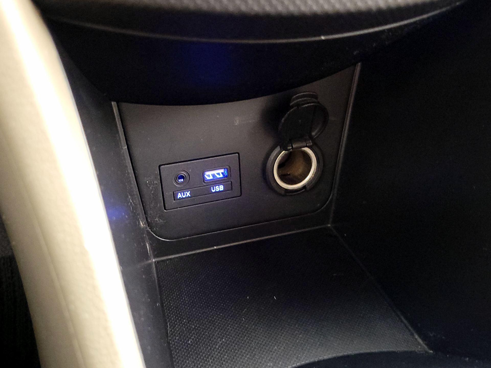 Thumbnail: 2016 Hyundai Accent - 17