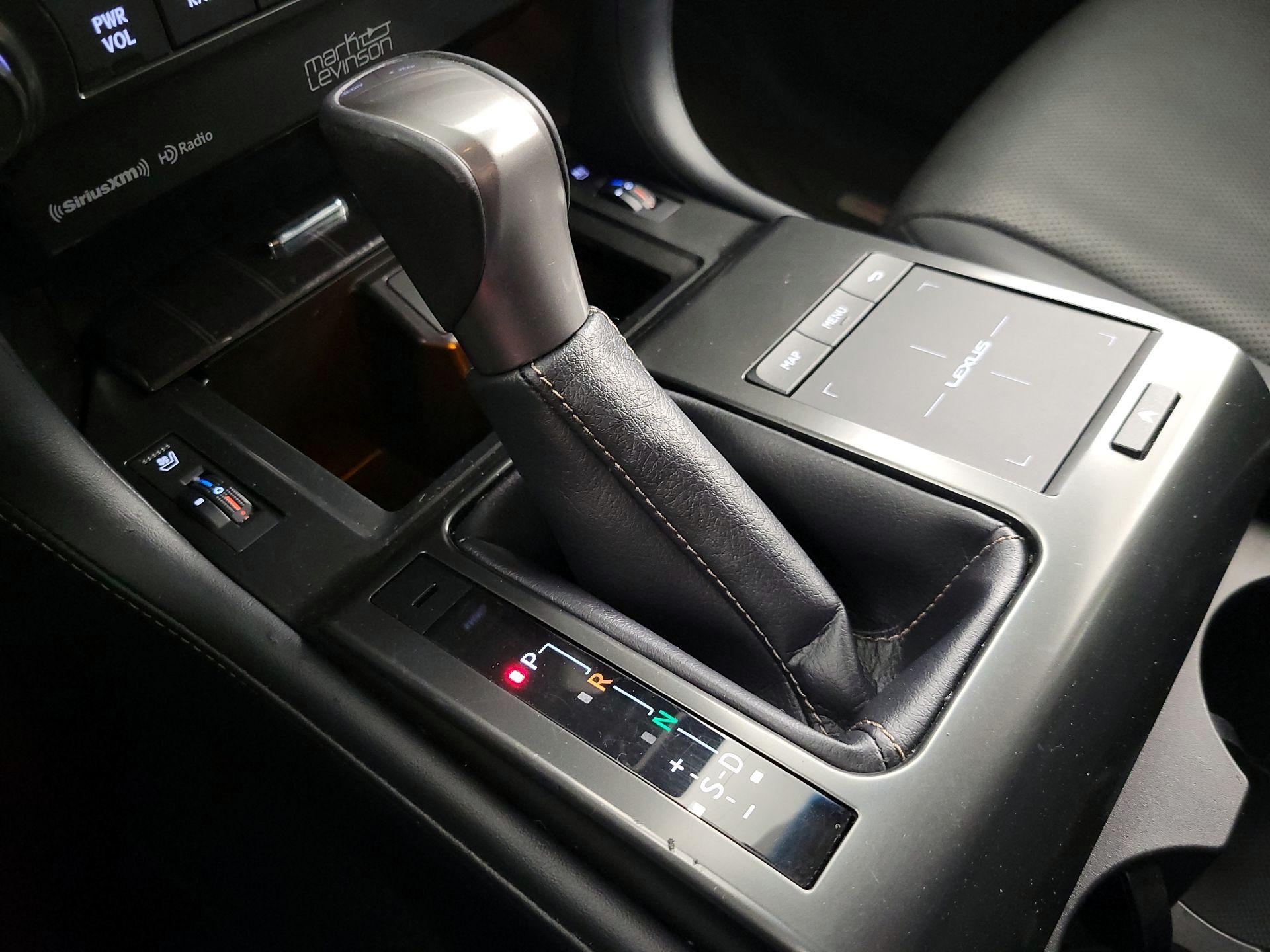 Thumbnail: 2022 Lexus GX - 18