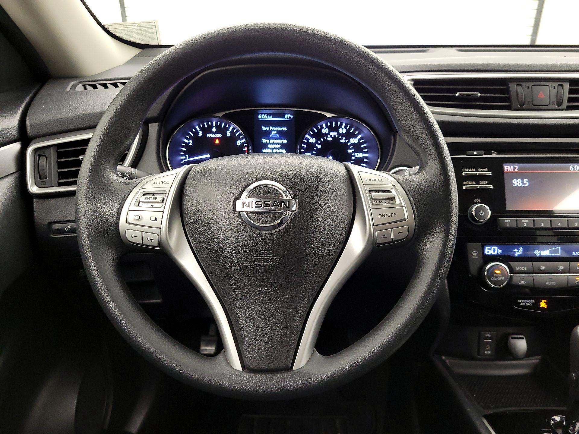 Thumbnail: 2015 Nissan Rogue - 10