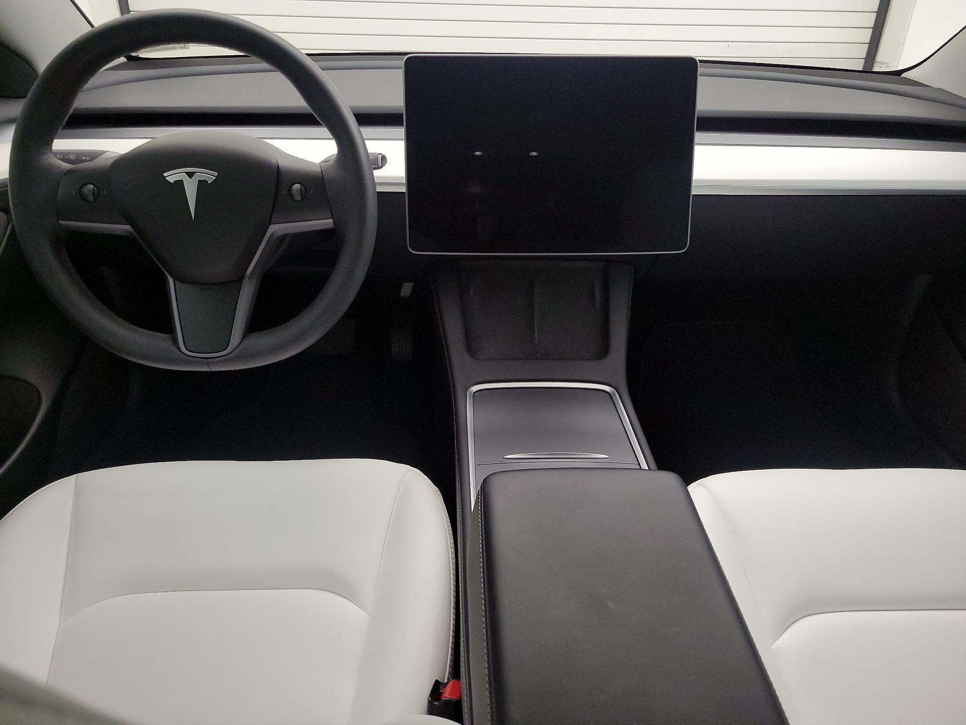 Thumbnail: 2023 Tesla Model 3 - 9