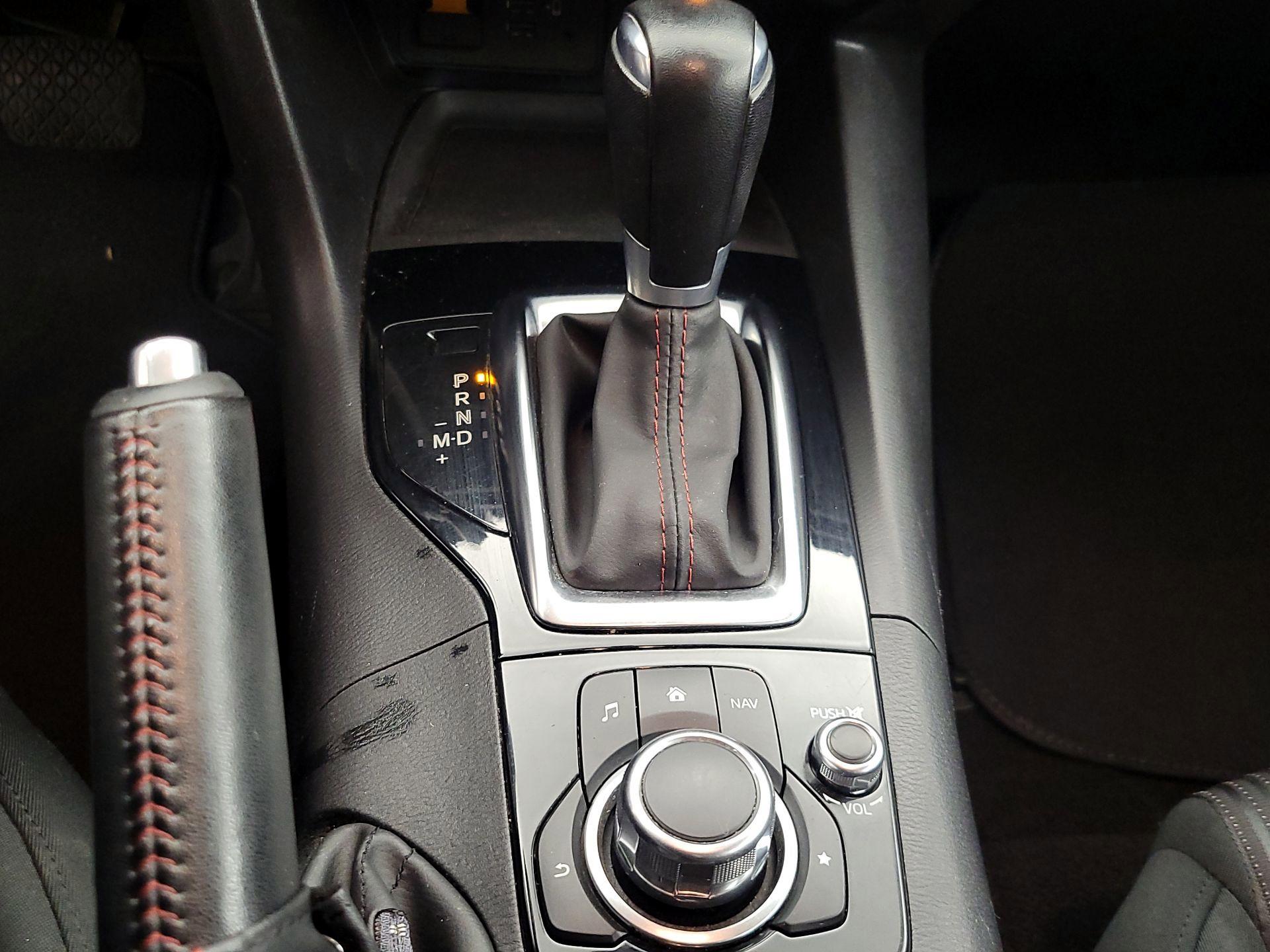 Thumbnail: 2015 Mazda Mazda3 - 17