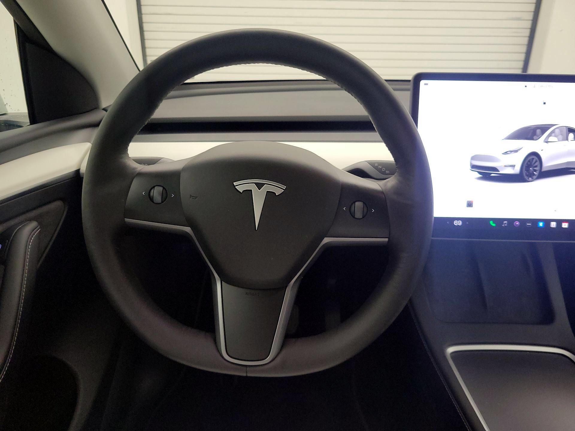 Thumbnail: 2023 Tesla Model Y - 10