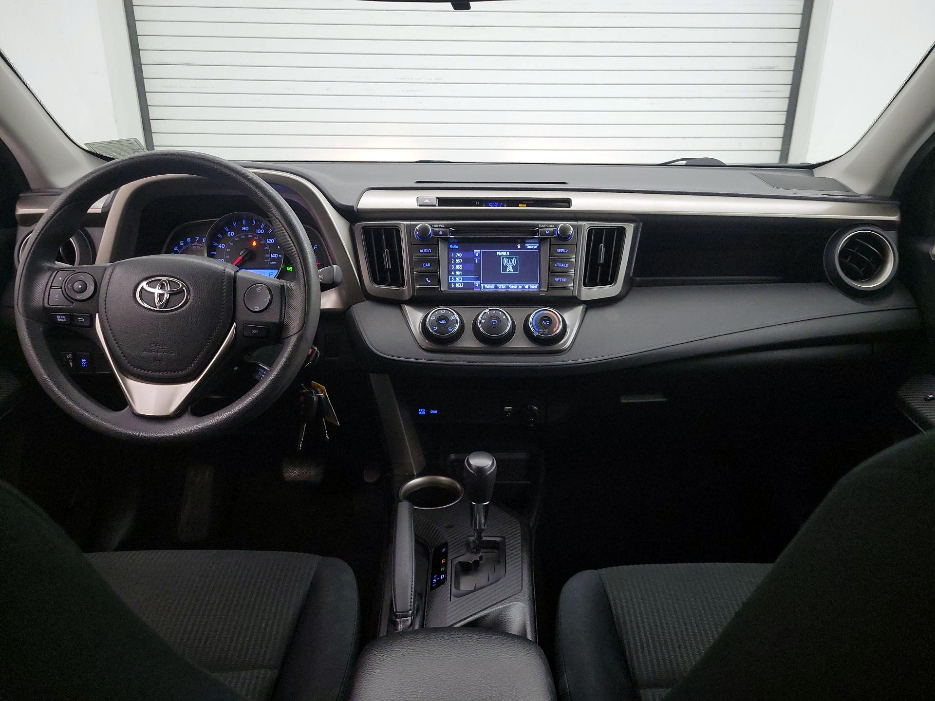 Thumbnail: 2015 Toyota RAV4 - 9