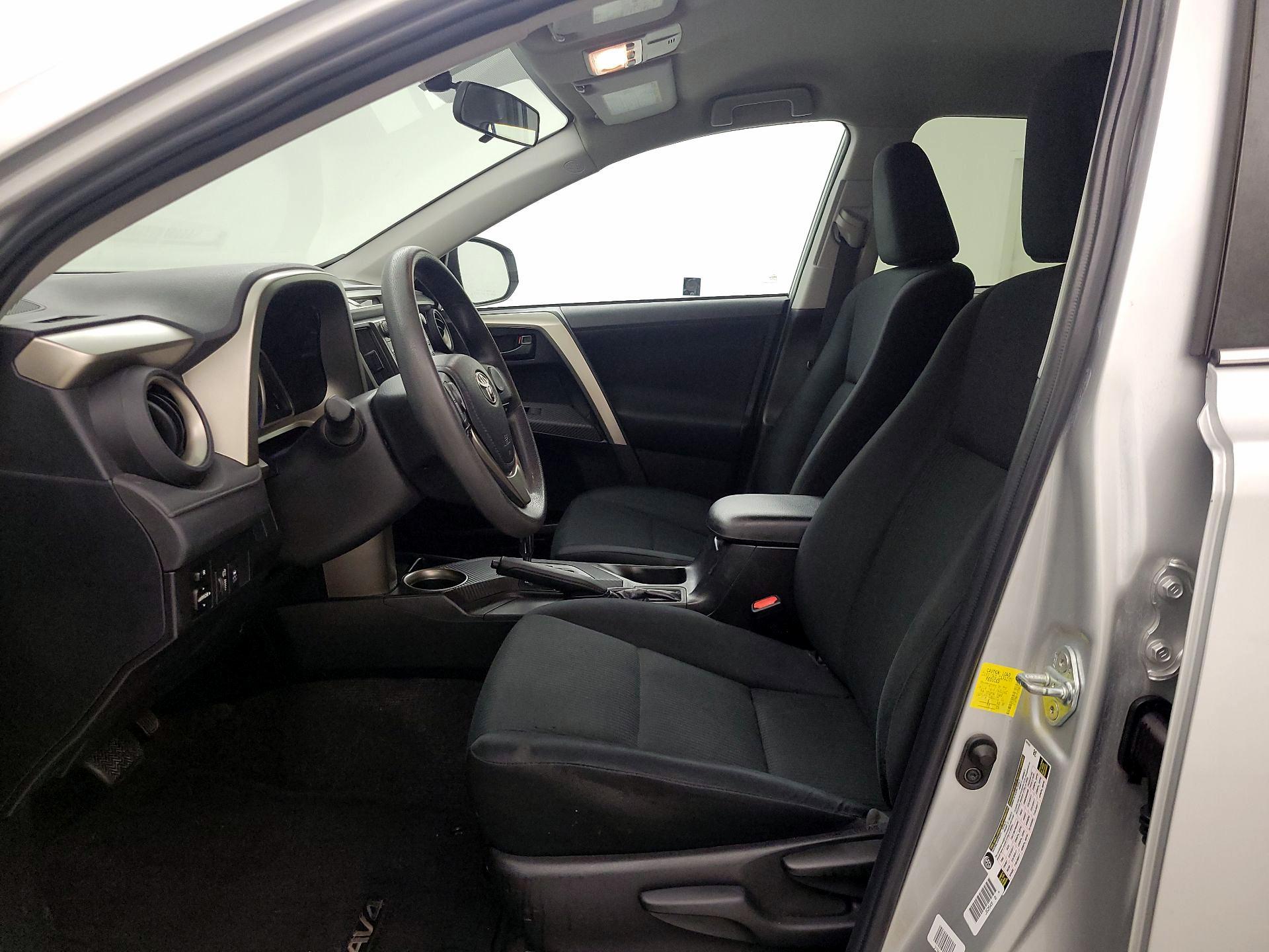 Thumbnail: 2015 Toyota RAV4 - 11