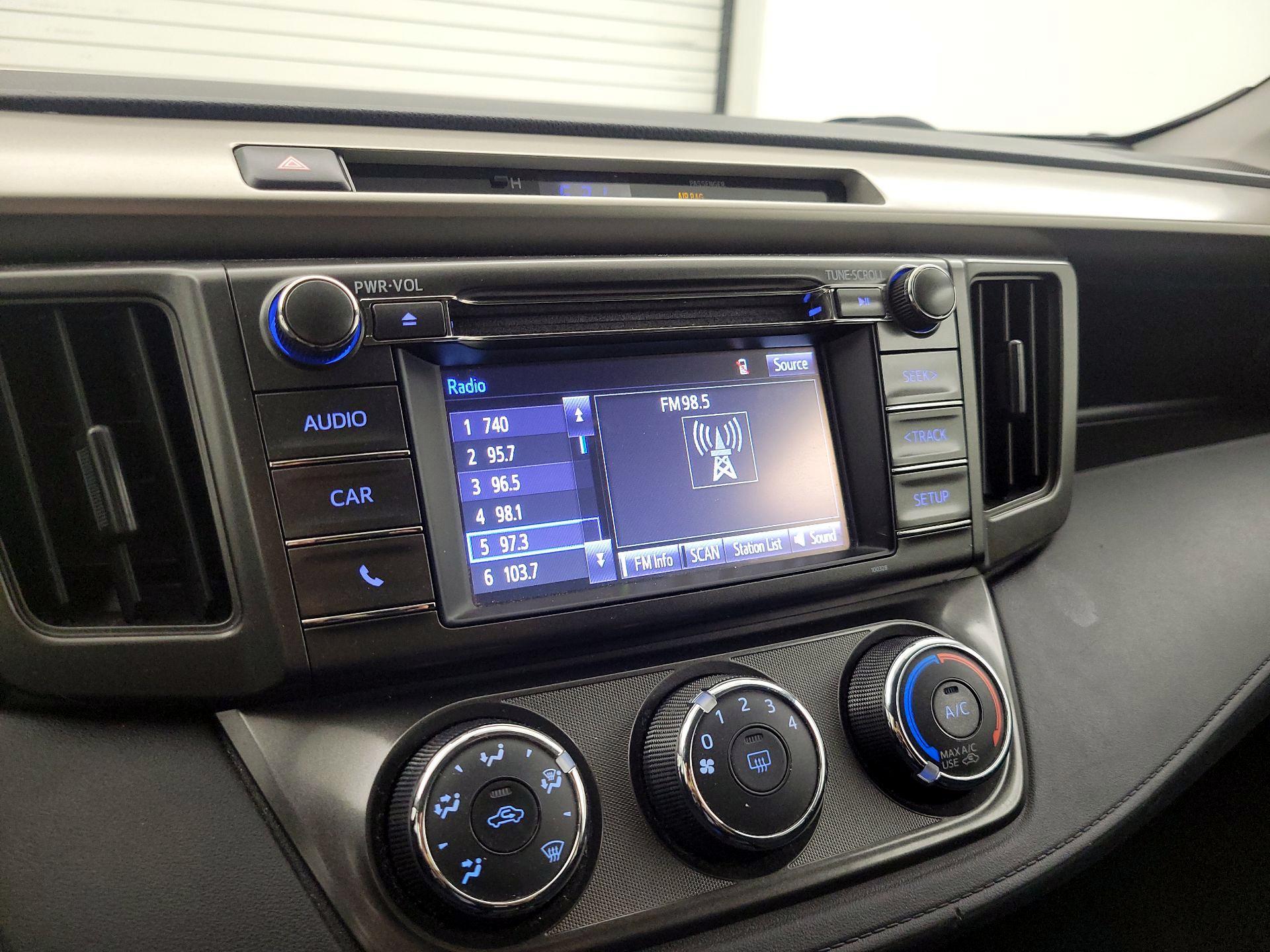 Thumbnail: 2015 Toyota RAV4 - 15