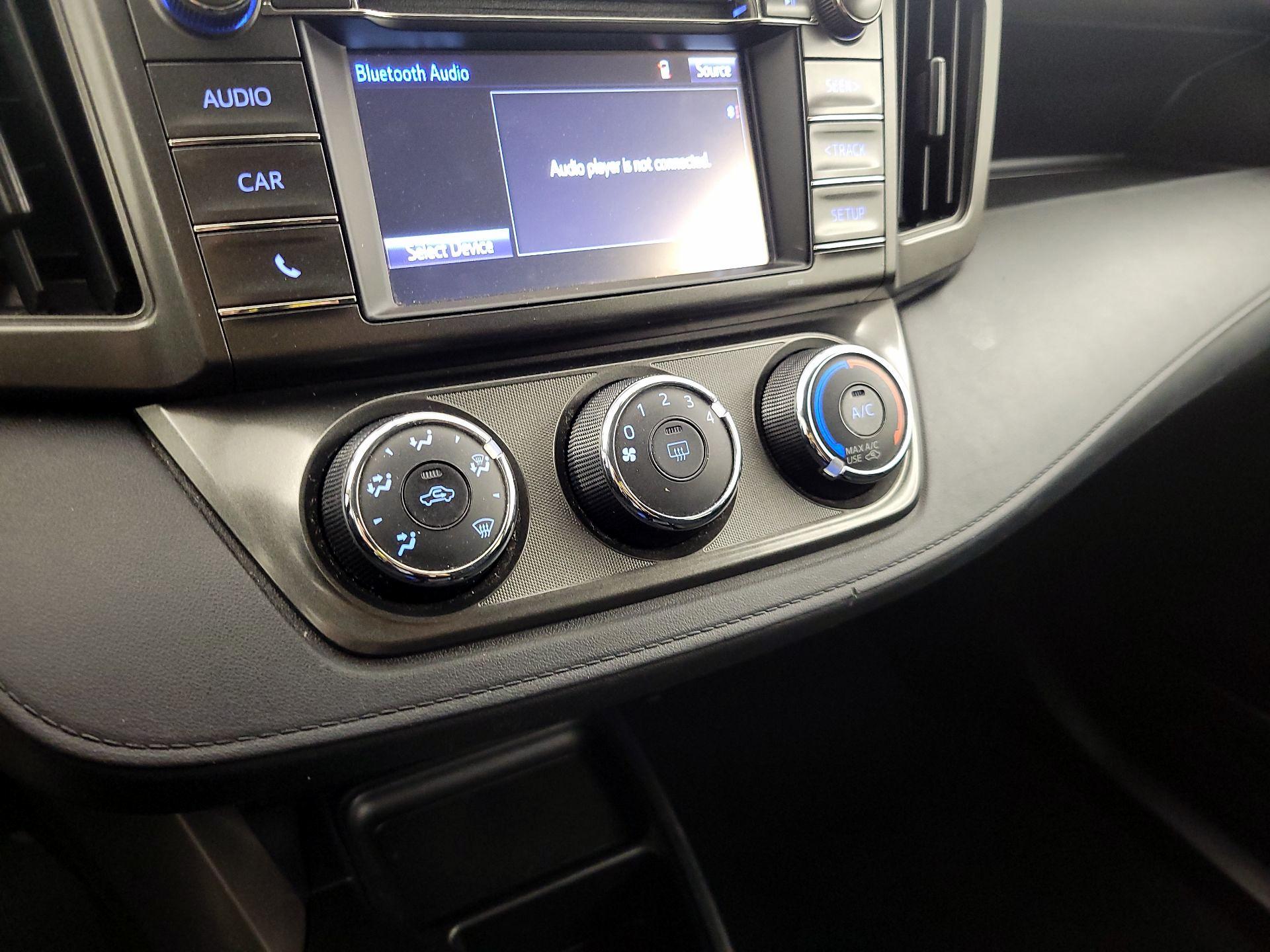 Thumbnail: 2015 Toyota RAV4 - 16