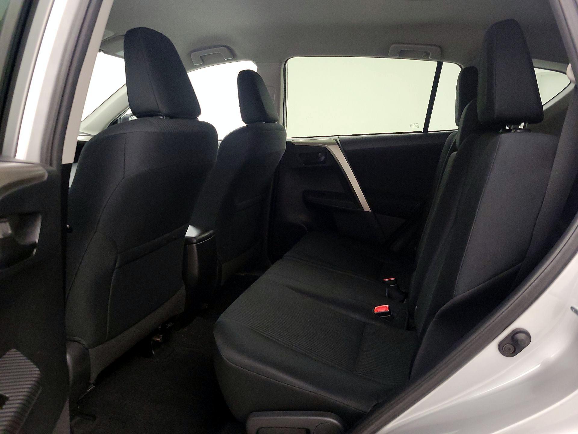 Thumbnail: 2015 Toyota RAV4 - 19