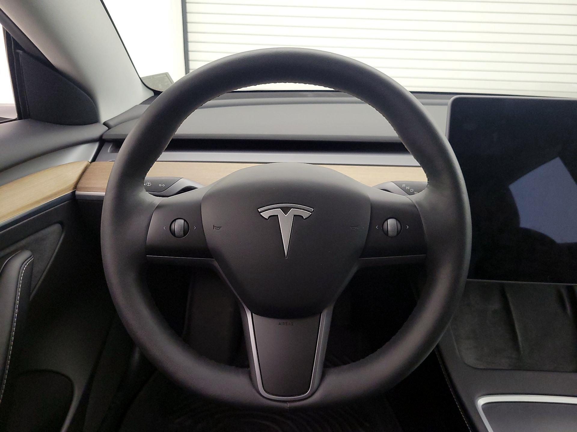 Thumbnail: 2021 Tesla Model 3 - 10