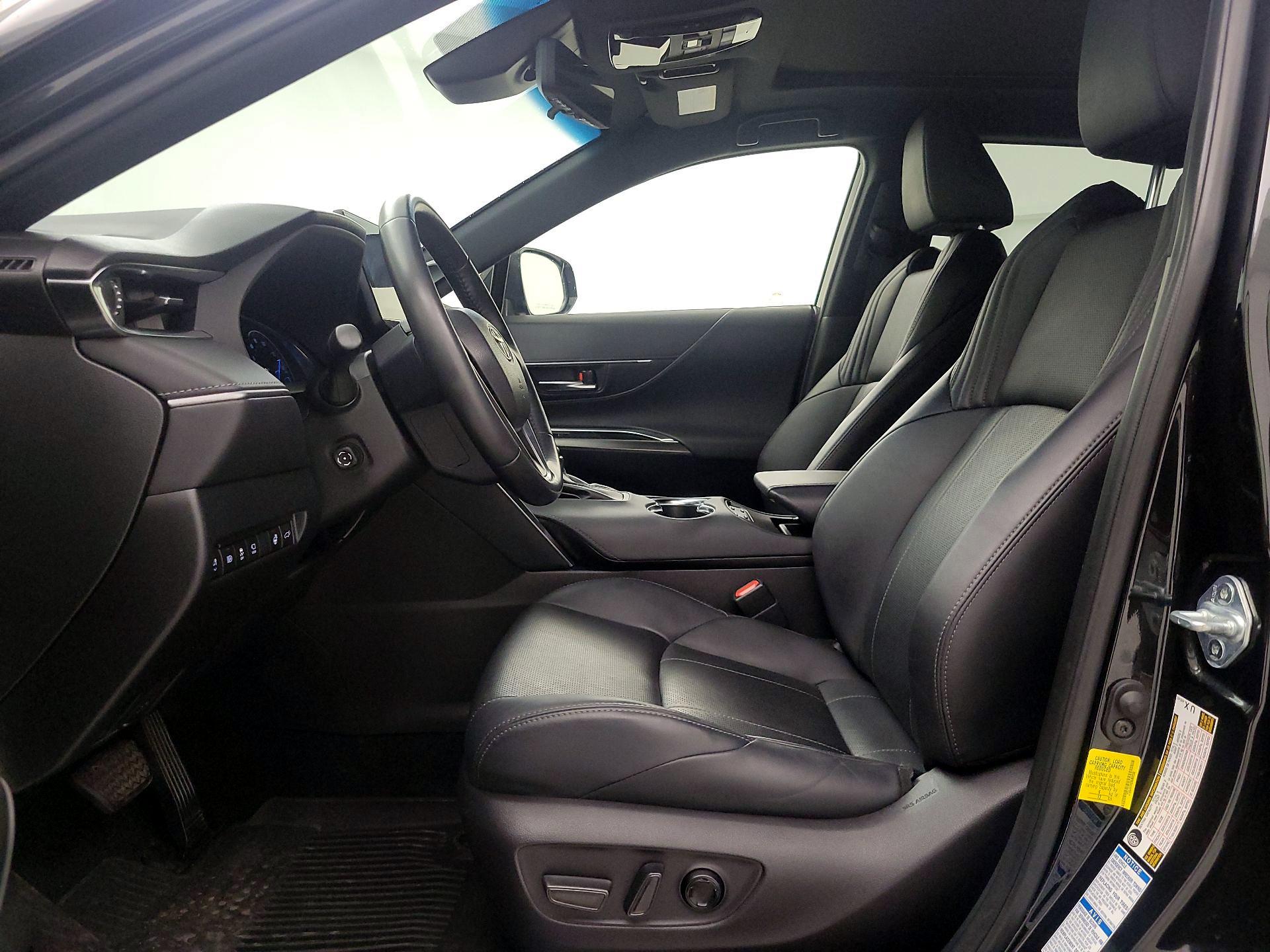 Thumbnail: 2021 Toyota Venza - 11