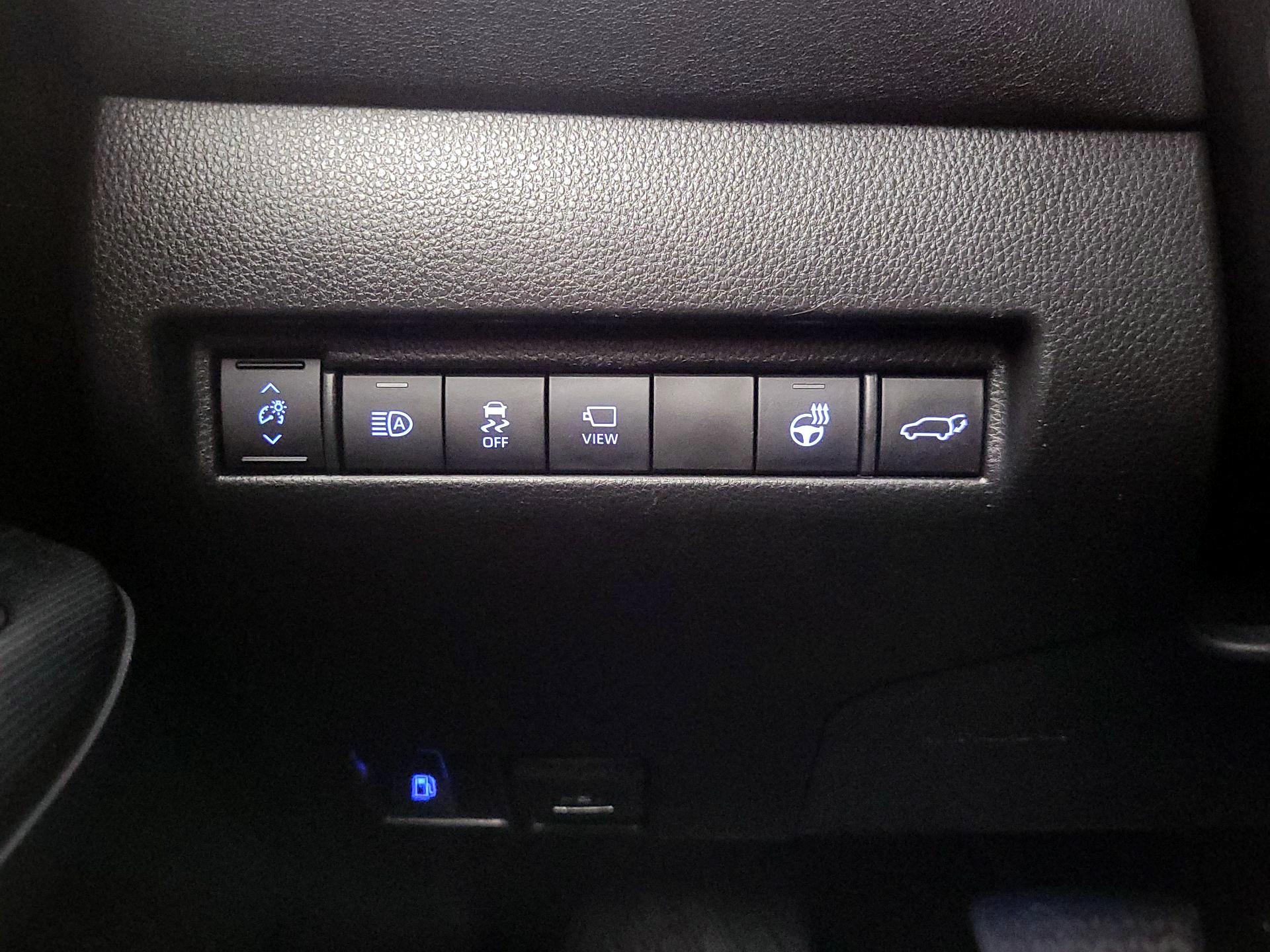 Thumbnail: 2021 Toyota Venza - 13