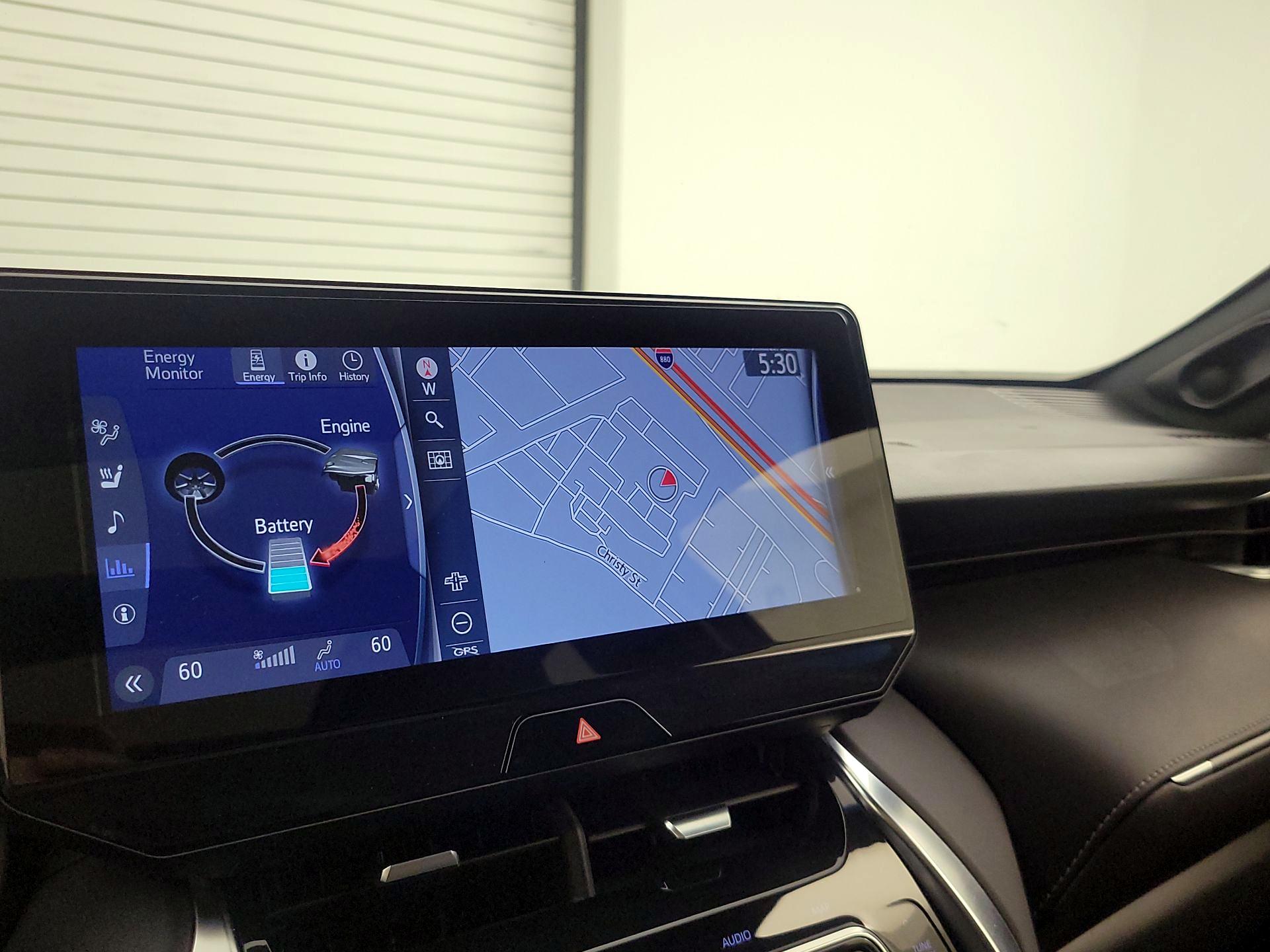 Thumbnail: 2021 Toyota Venza - 14