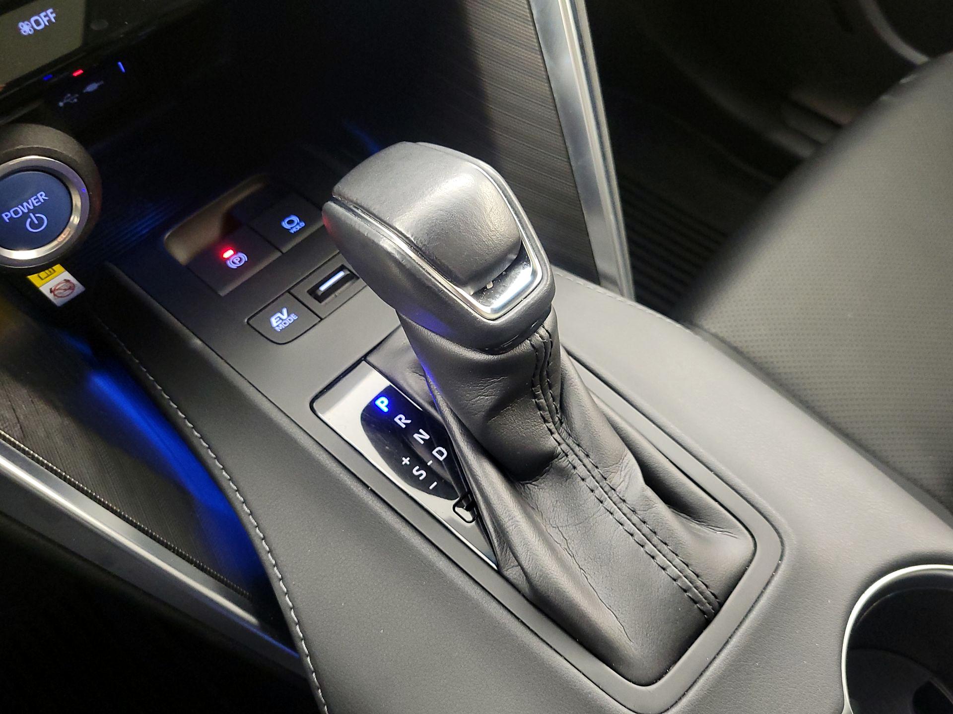 Thumbnail: 2021 Toyota Venza - 18