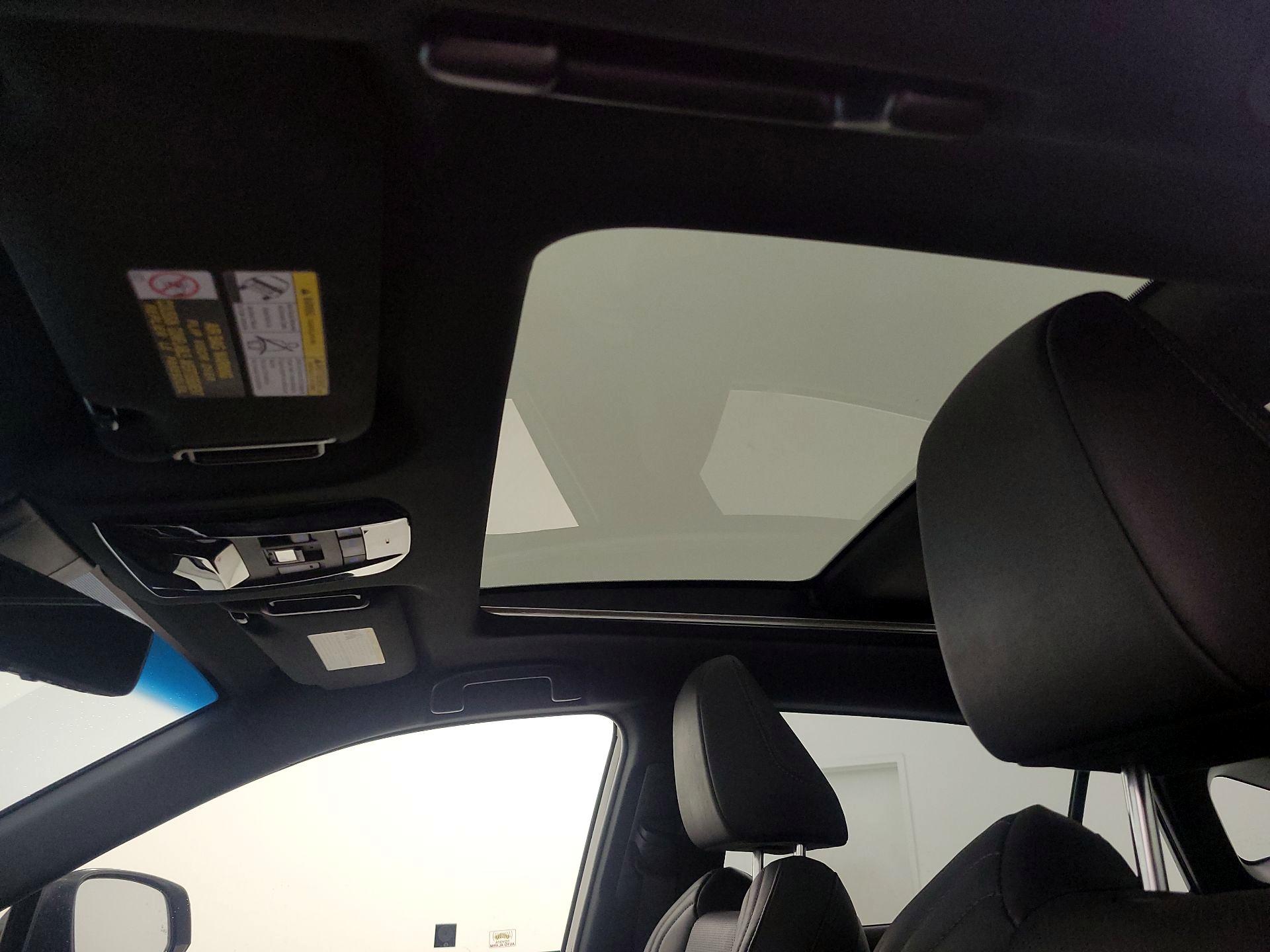 Thumbnail: 2021 Toyota Venza - 20