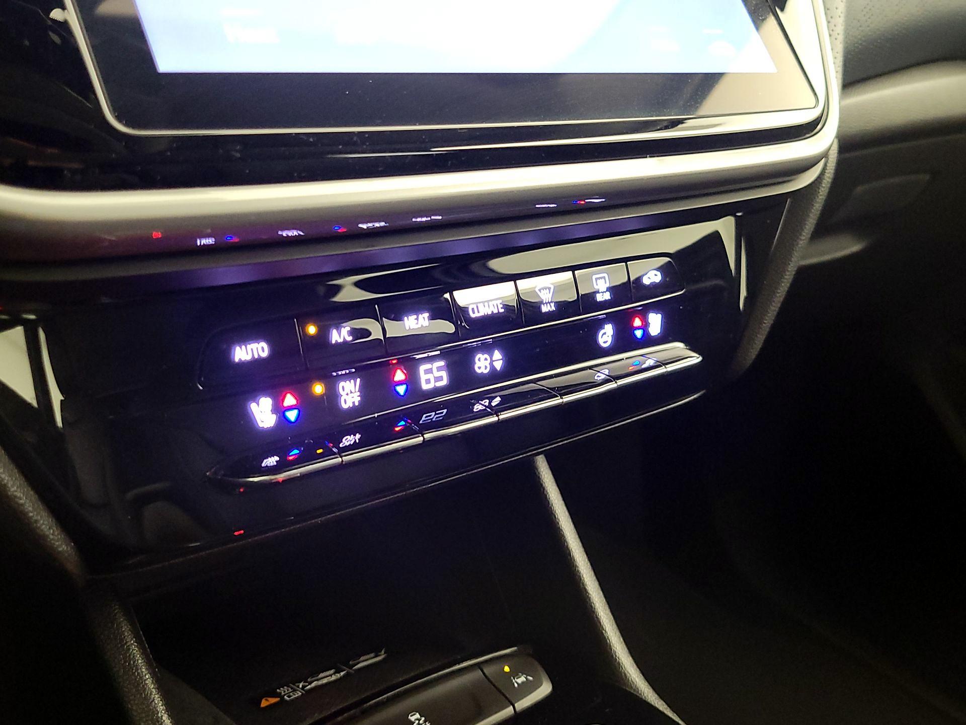 Thumbnail: 2022 Chevrolet Bolt EUV - 16