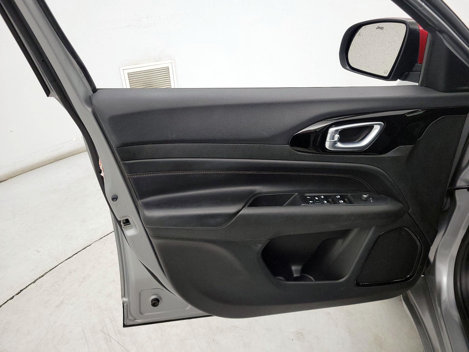 Thumbnail: 2023 Jeep Compass - 12