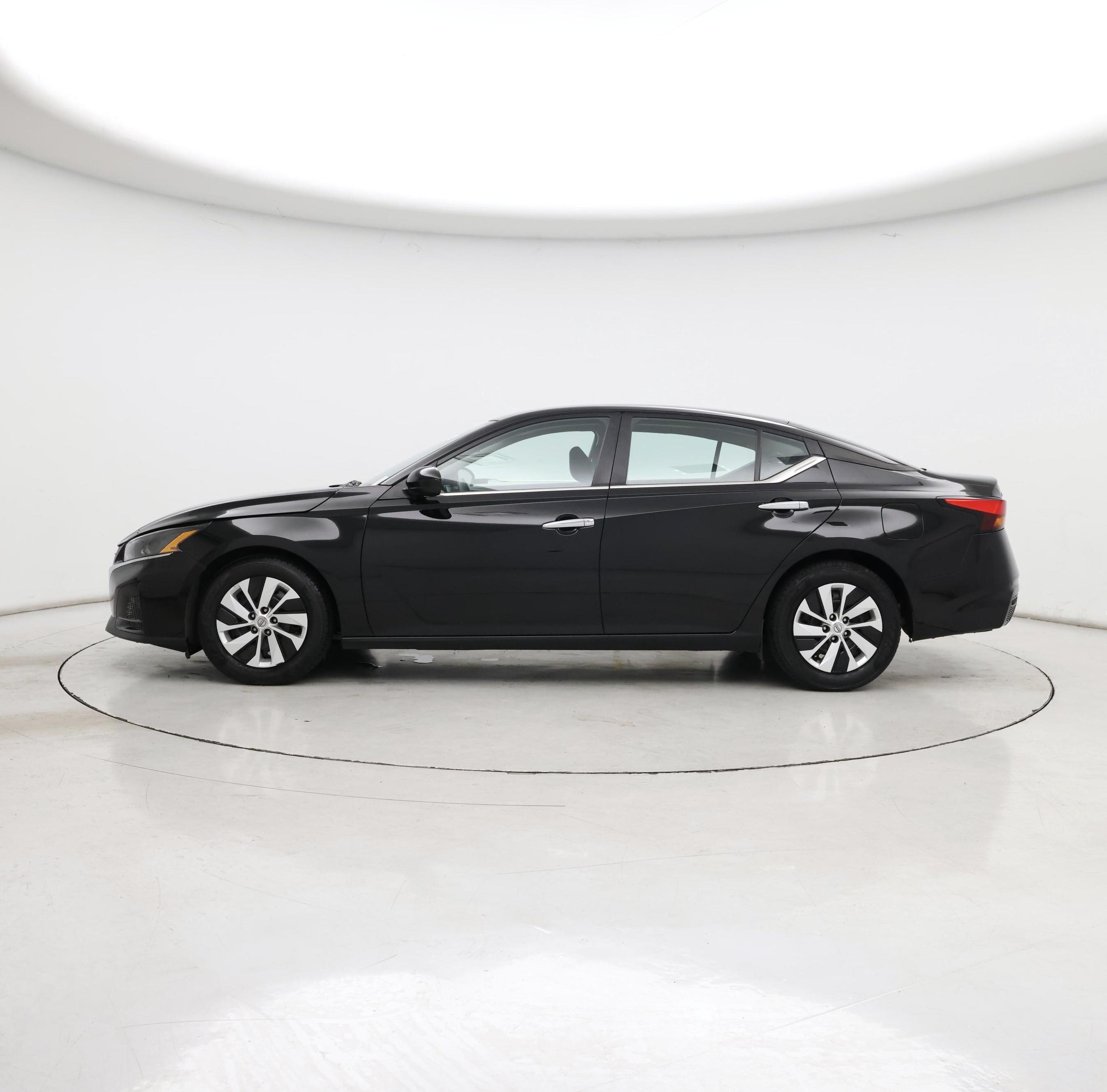 Thumbnail: 2023 Nissan Altima - 3