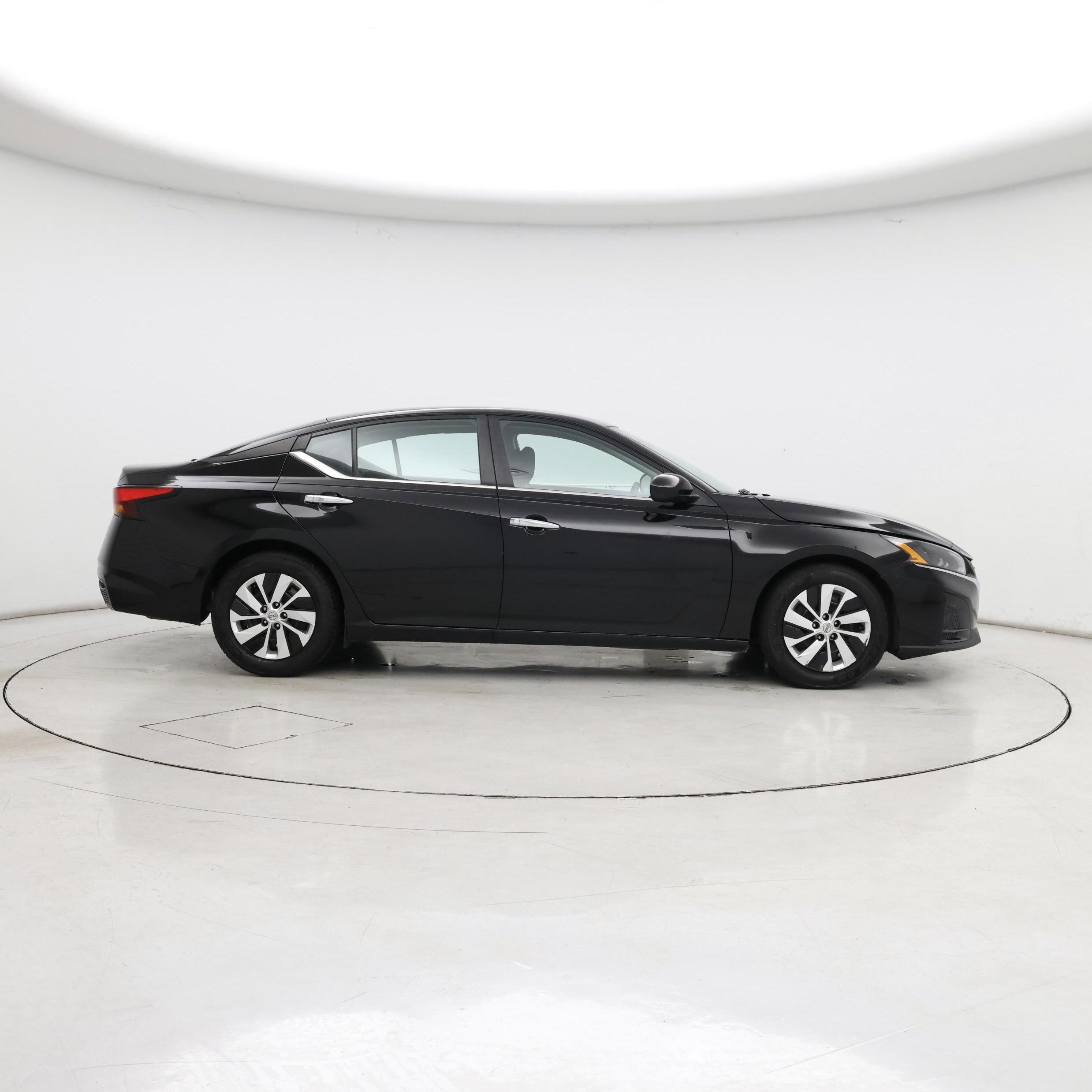 Thumbnail: 2023 Nissan Altima - 7