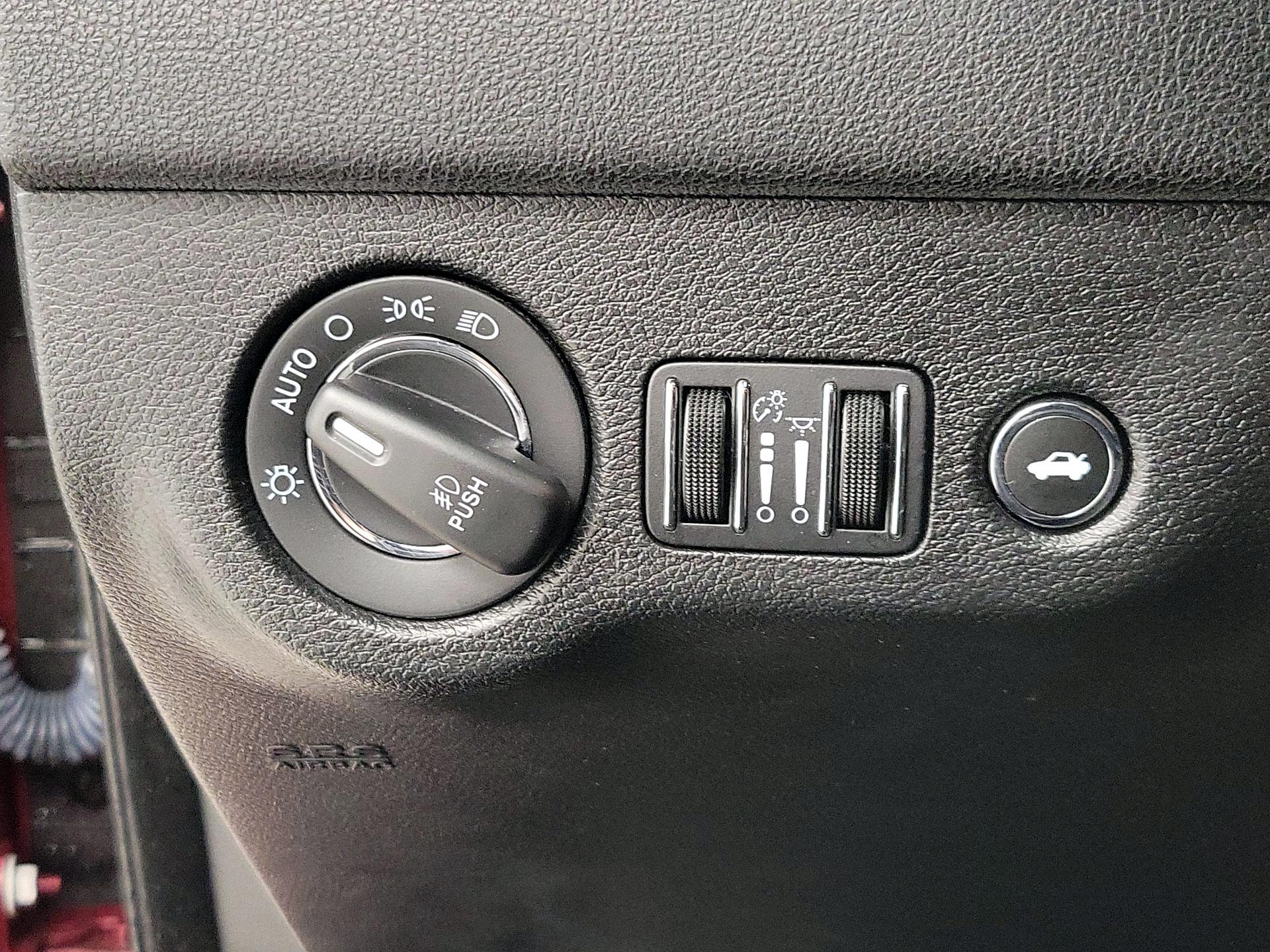 Thumbnail: 2023 Chrysler 300 - 13