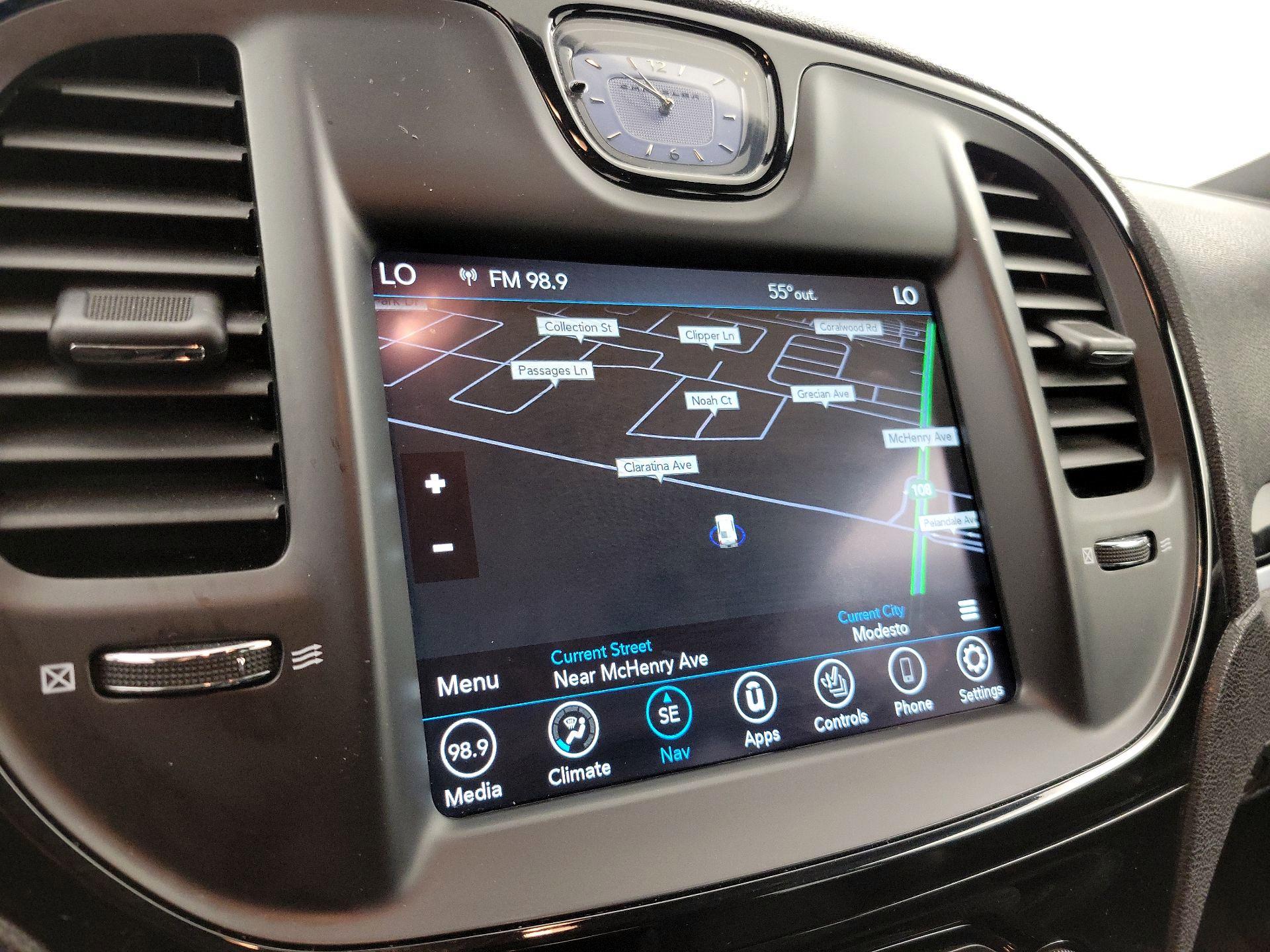 Thumbnail: 2023 Chrysler 300 - 14