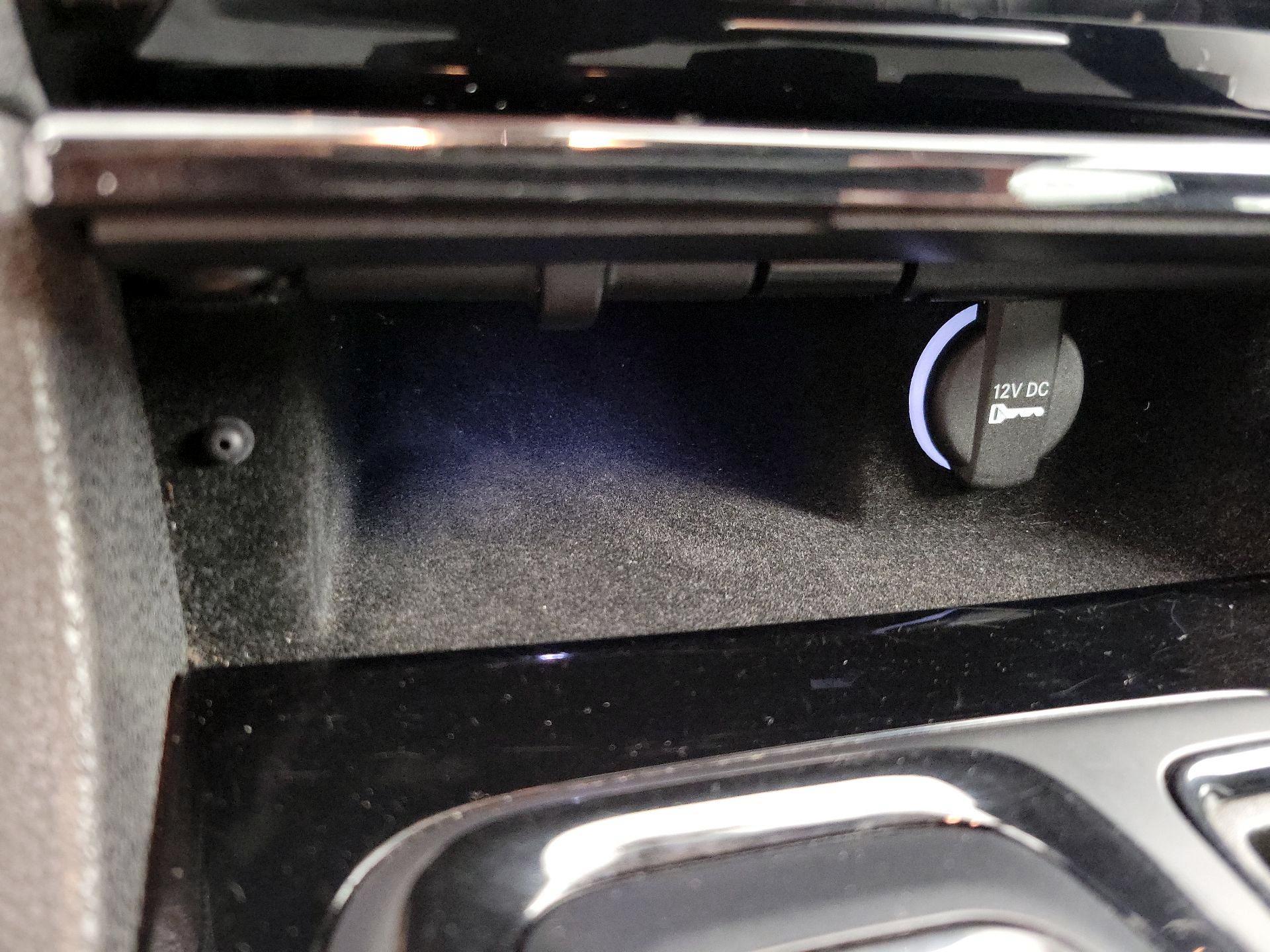 Thumbnail: 2023 Chrysler 300 - 19