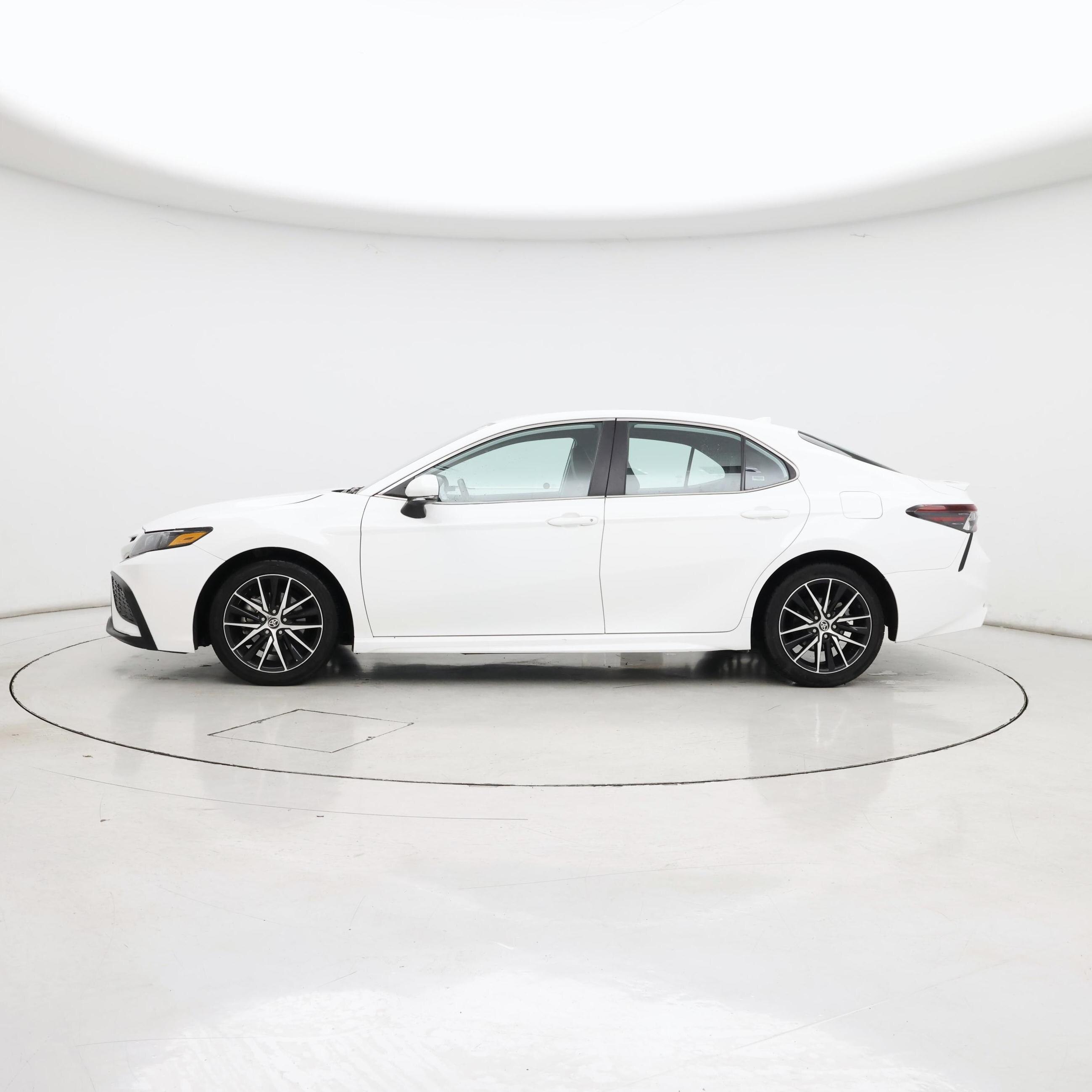 Thumbnail: 2024 Toyota Camry - 3