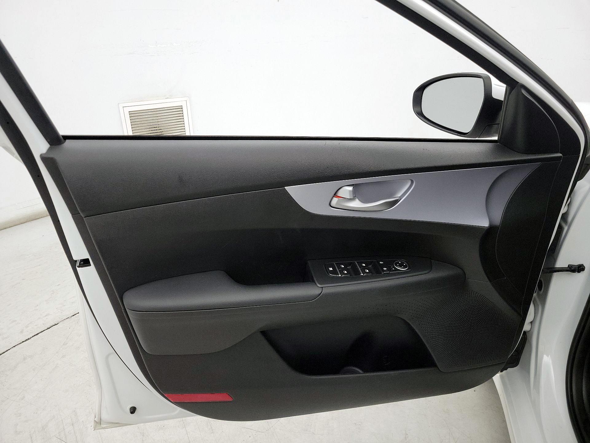 Thumbnail: 2024 Kia Forte - 12