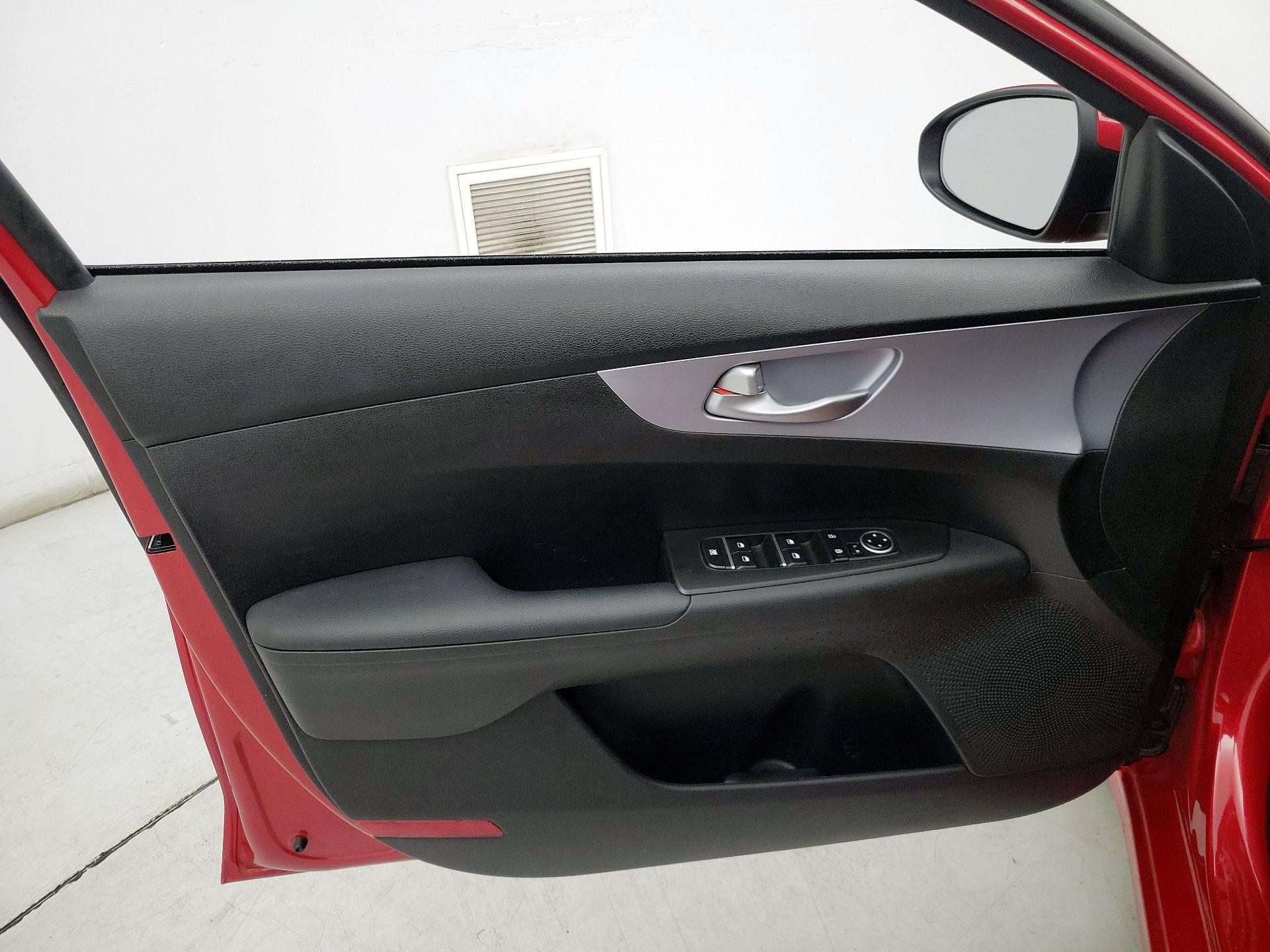 Thumbnail: 2024 Kia Forte - 12