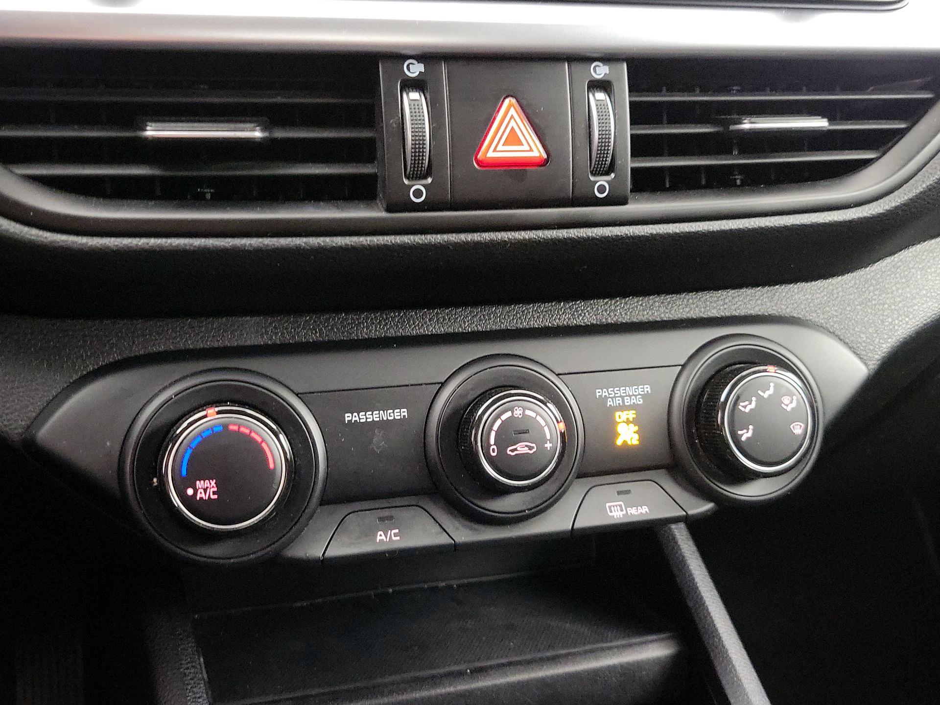 Thumbnail: 2024 Kia Forte - 16