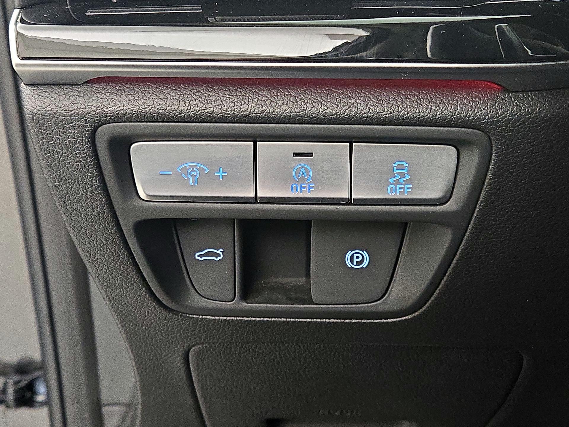 Thumbnail: 2023 Genesis G80 - 13