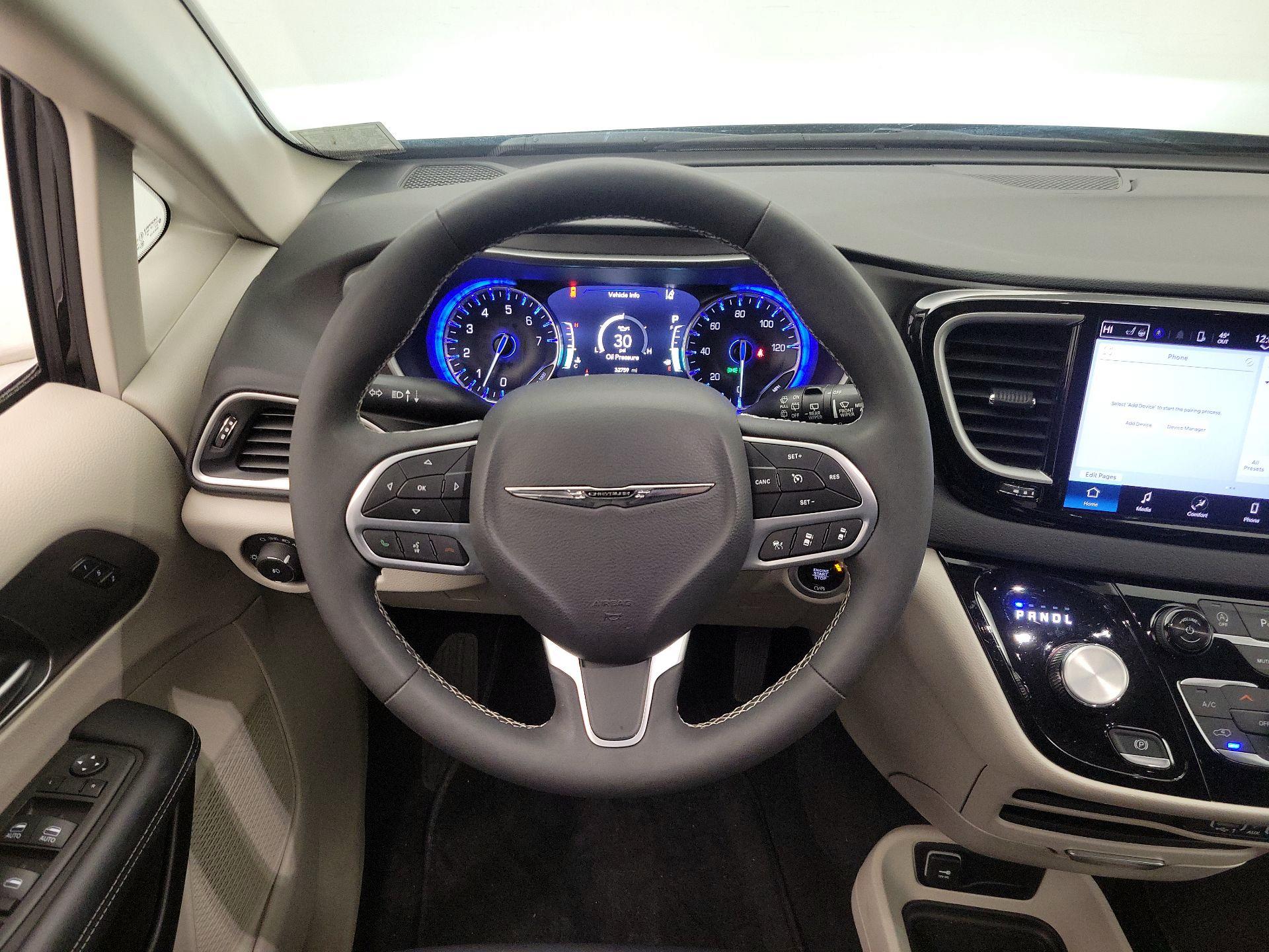 Thumbnail: 2024 Chrysler Pacifica - 10