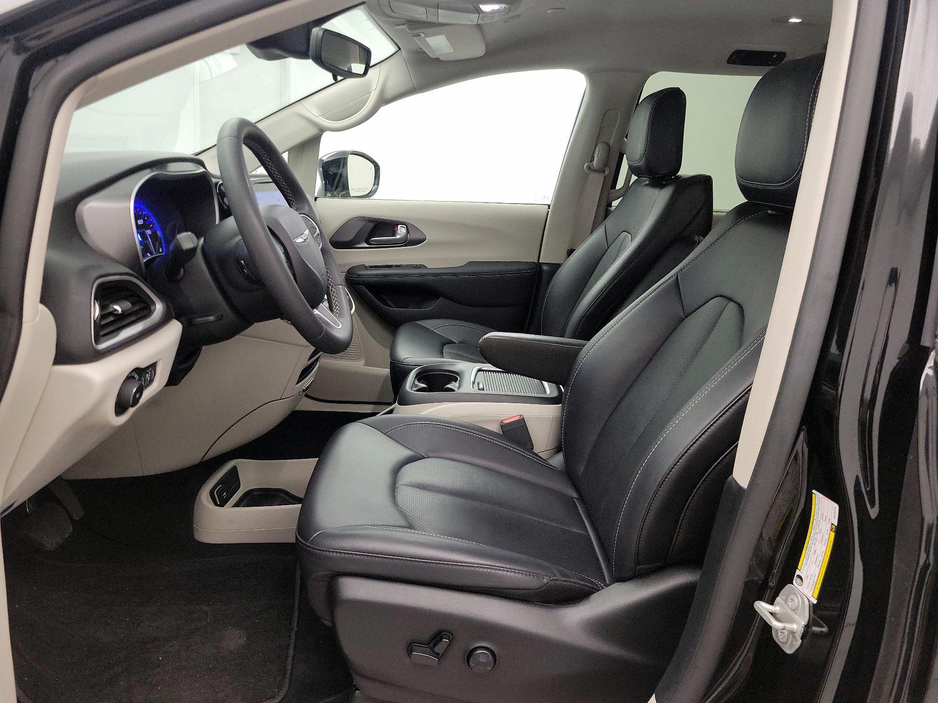 Thumbnail: 2024 Chrysler Pacifica - 11